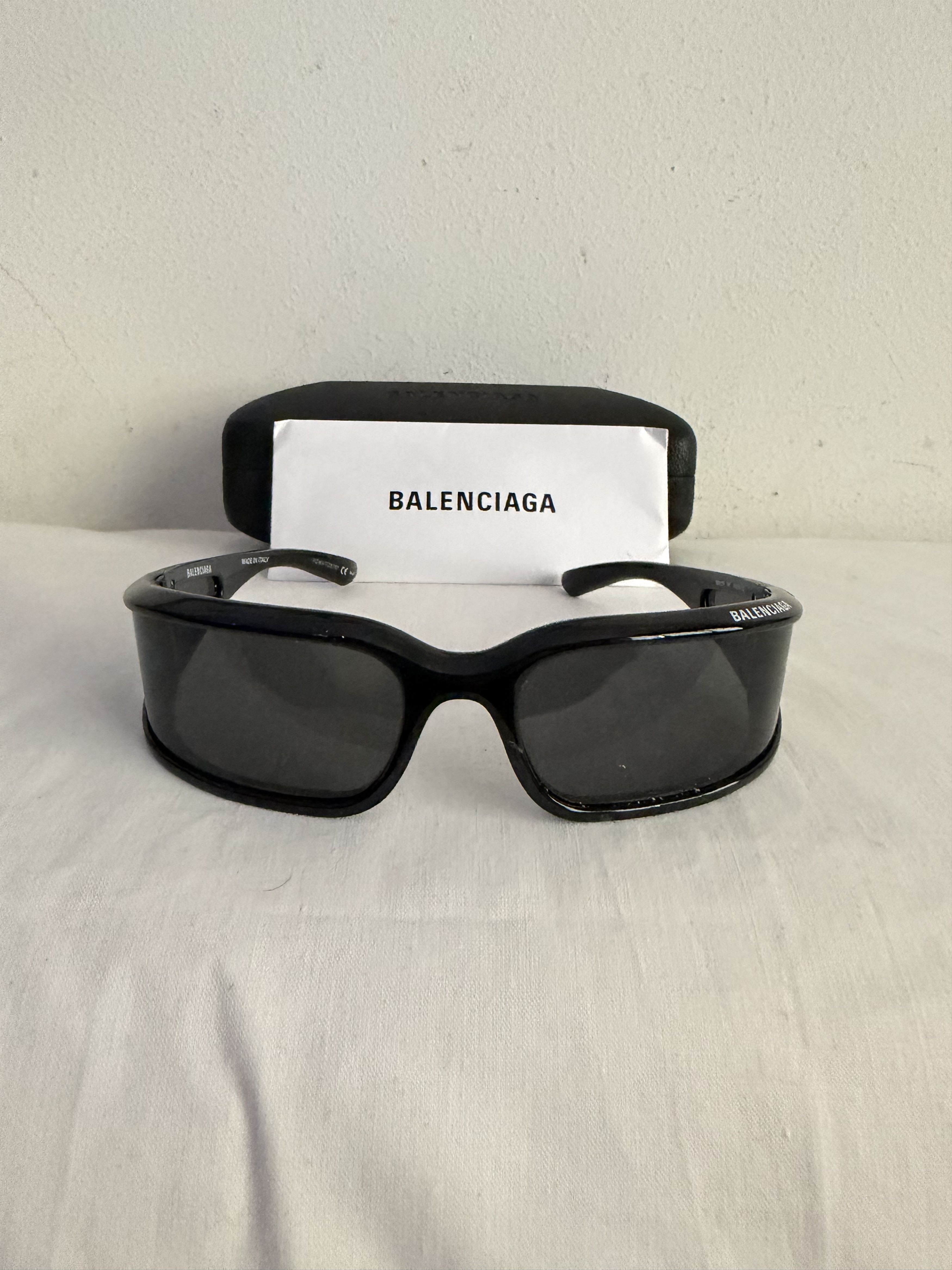 Balenciaga BB0123S Wrap Sunglasses (Color 001) Size ONE SIZE - 3 Thumbnail