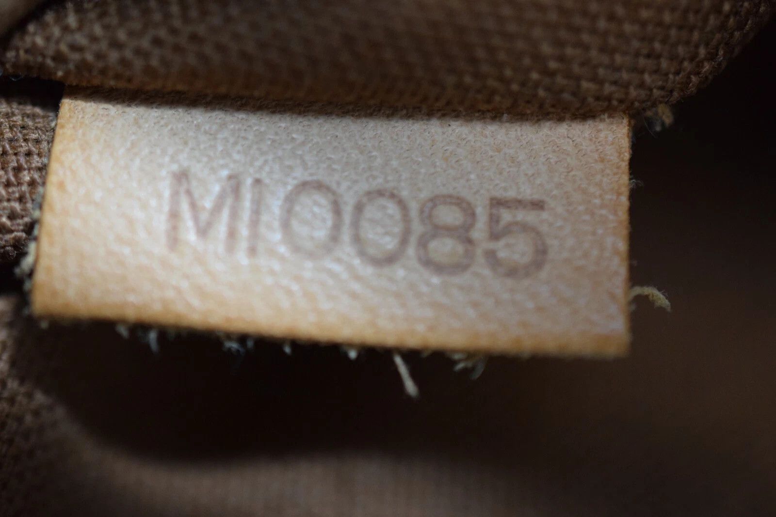 Louis Vuitton Louis Vuitton Pochette Bosphore CrossbodyBag Monogram M40044 Size ONE SIZE - 23 Thumbnail