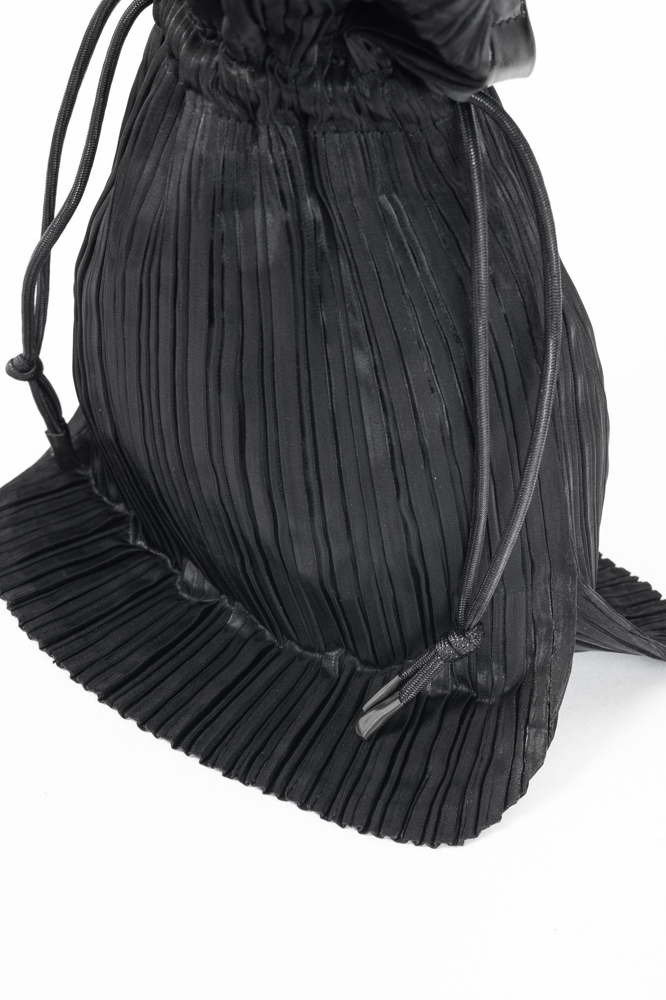 Issey Miyake Issey Miyake Black Pleated Satin Evening Bag Size ONE SIZE - 7 Thumbnail