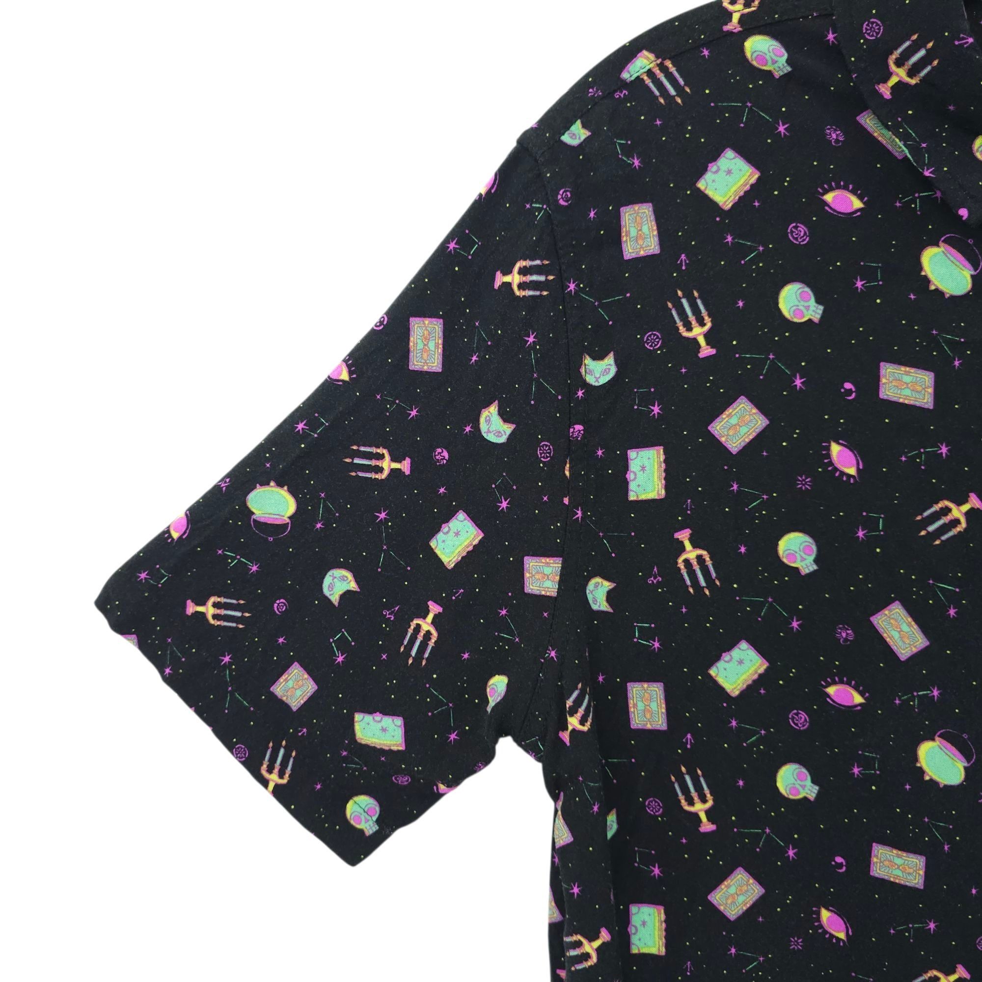 Disney Disney Hocus Pocus Button Front Woven Shirt Adult M Size US M / EU 48-50 / 2 - 10 Thumbnail
