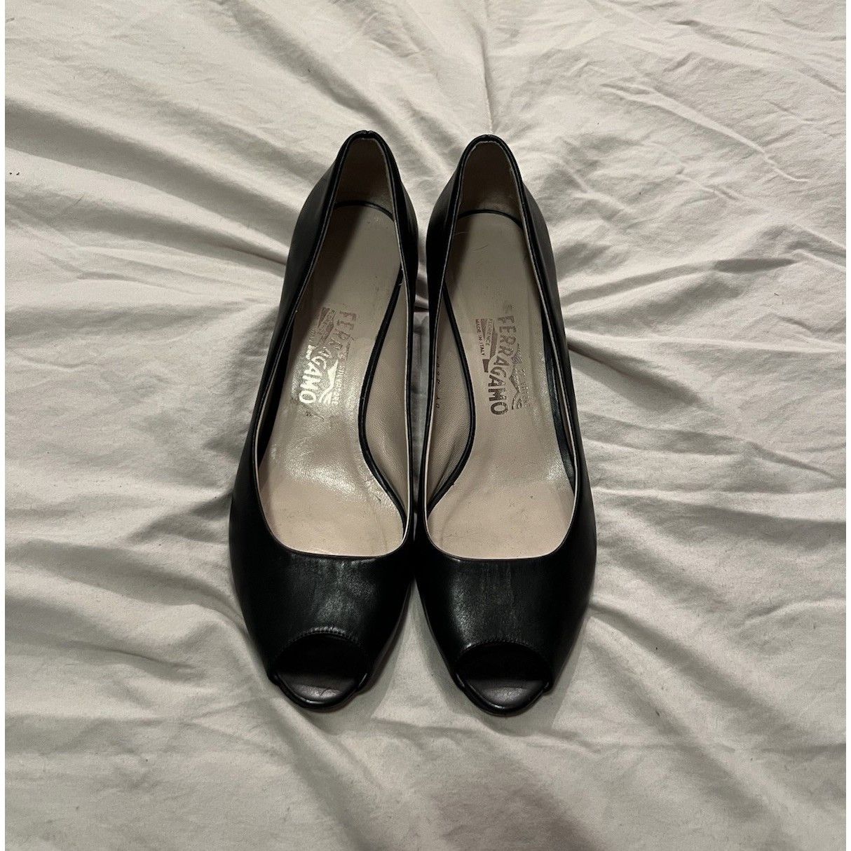 Salvatore Ferragamo Salvatore Ferragamo Kitten Heels Size 10 US Black Leather Size US 10 / IT 40 - 1 Thumbnail