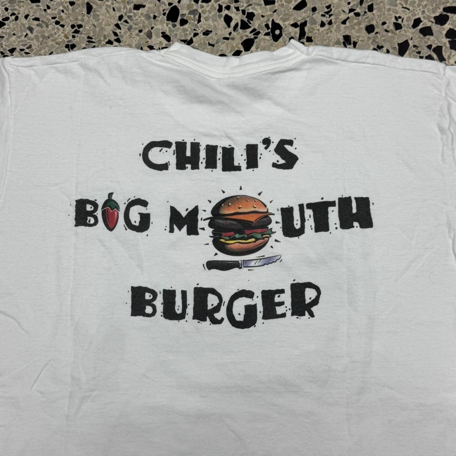 Fruit Of The Loom × Vintage VINTAGE 90S SINGLE STITCH CHILI’S BIG MOUTH BURGER PROMO TEE Size US XL / EU 56 / 4 - 7 Thumbnail