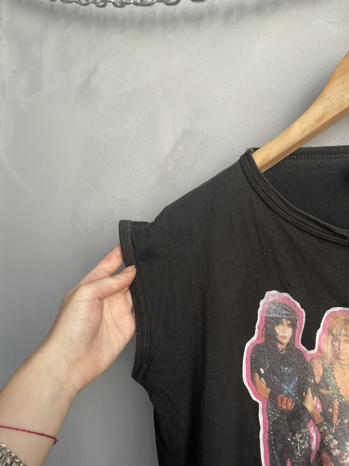 Band Tees Vtg washed cotton 90s tank top Motley Crue shirt Size US M / EU 48-50 / 2 - 5 Thumbnail