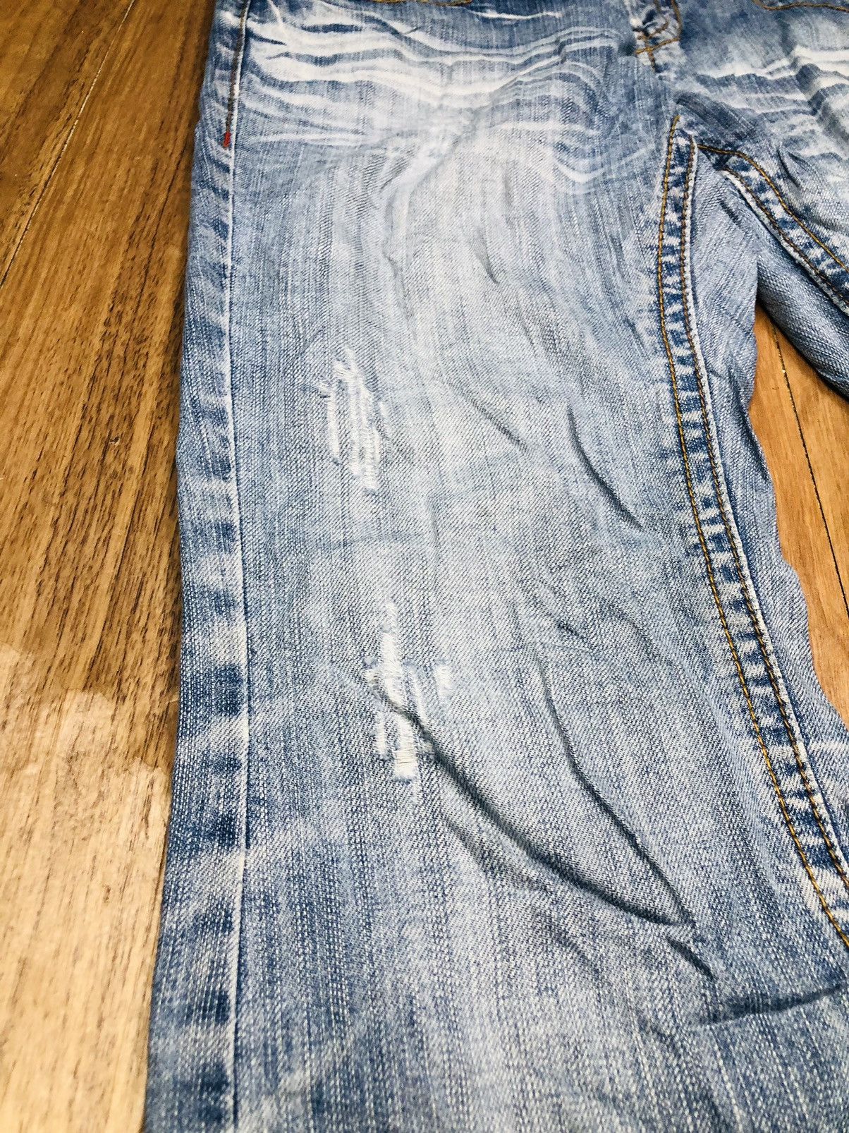 Jean Unbrand Distressed Jeans (21) Size US 29 - 9 Thumbnail