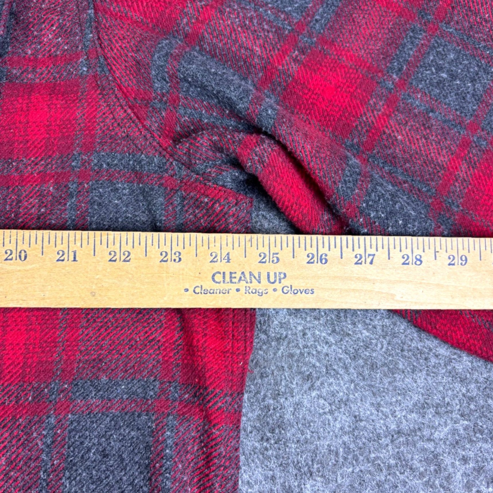 Orvis VINTAGE ORVIS Men's Red Gray Plaid Flannel Long Sleeve Button Up Shirt XL Vintage Size US XL / EU 56 / 4 - 3 Thumbnail