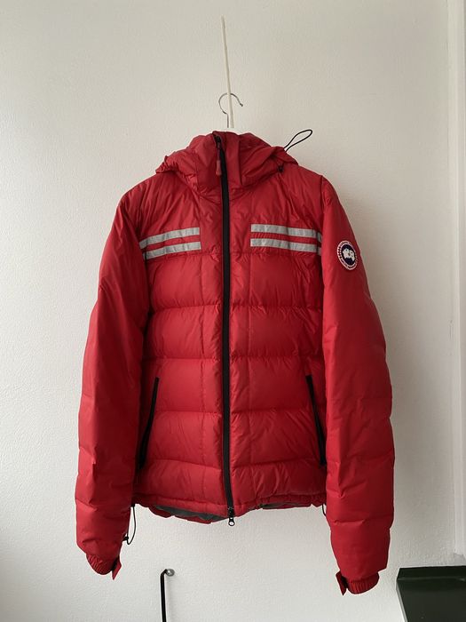 Canada goose hotsell summit jacket