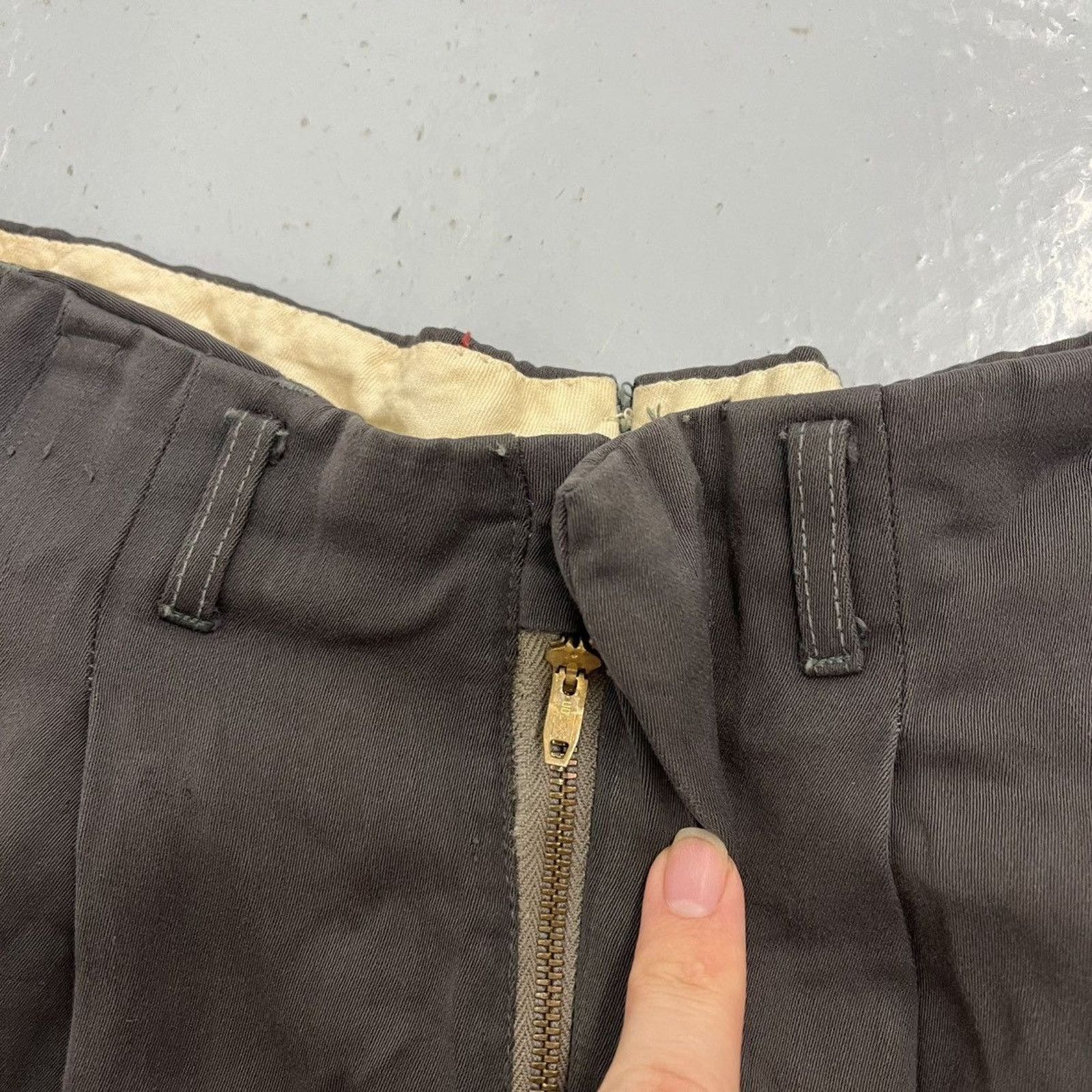 Other Vintage 50s Grey Rayon Pleated Cotton Trousers 24x26 Size 24" / US 00 / IT 34 - 4 Thumbnail