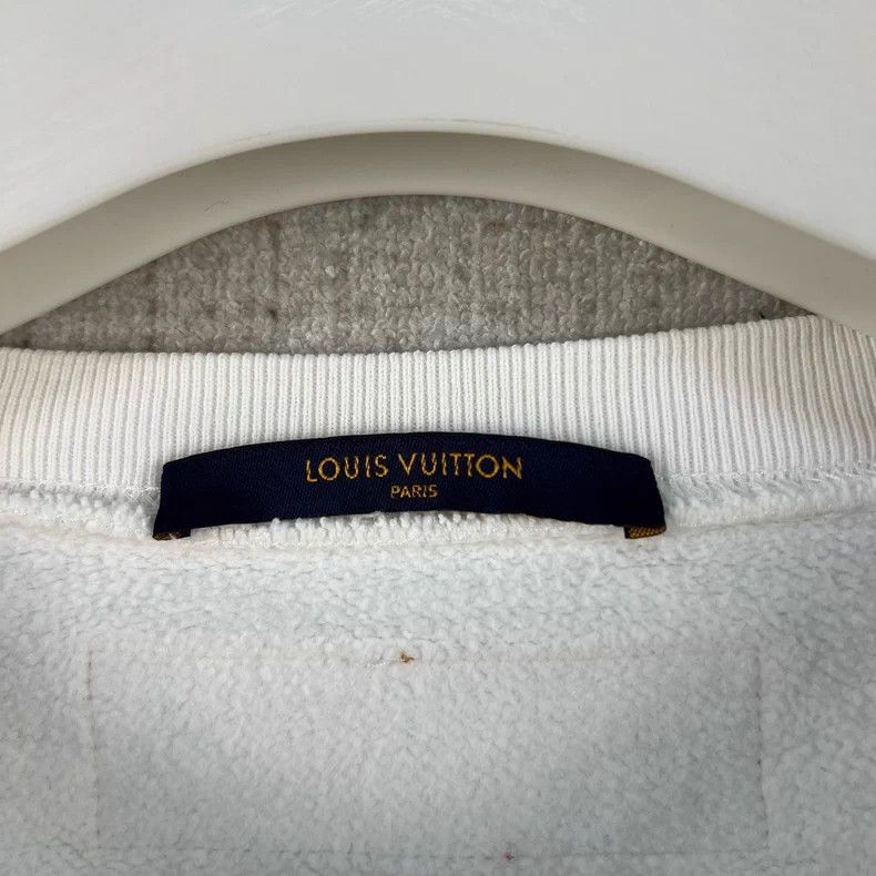 Louis Vuitton Louis Vuitton Solid back wash patch logo crew neck sweatsh Size US XXL / EU 58 / 5 - 4 Thumbnail