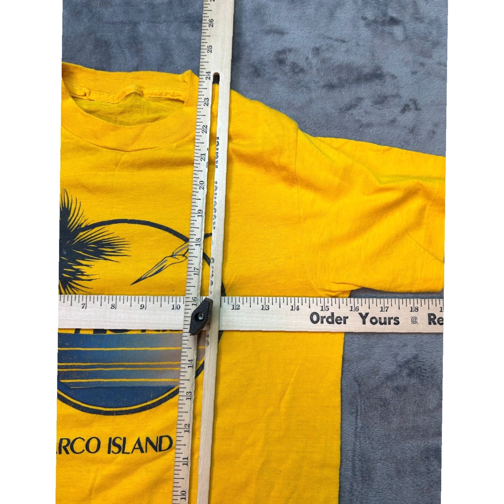Vintage VINTAGE Florida Marco Island T-Shirt Yellow Single Stitch 70s 80s Souvenir Graphic Print Mens Small Beach Retro Crew Neck Short Sleeve Cotton Shirt Size US S / EU 44-46 / 1 - 6 Thumbnail
