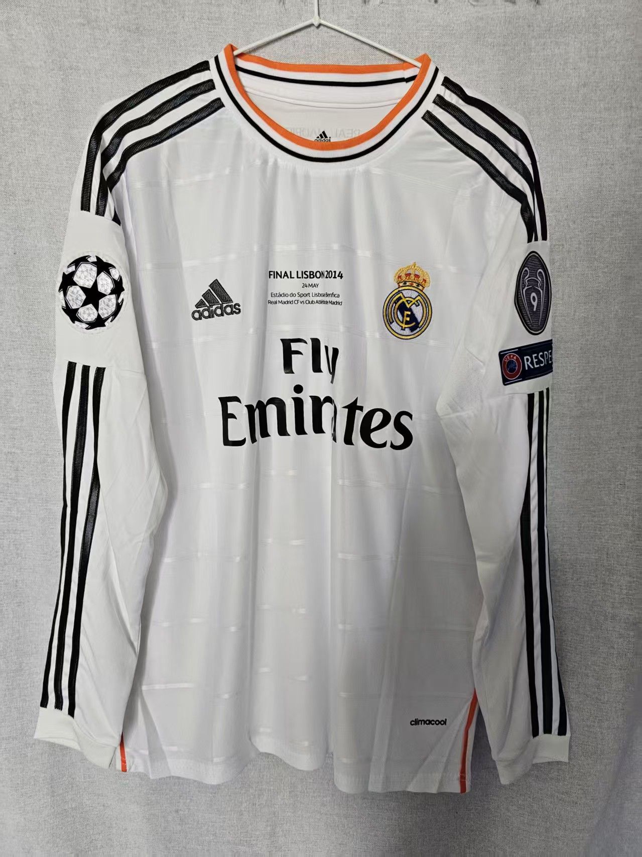 Other Real Madrid #11 Gareth Bale Jersey Size US M / EU 48-50 / 2 - 2 Thumbnail
