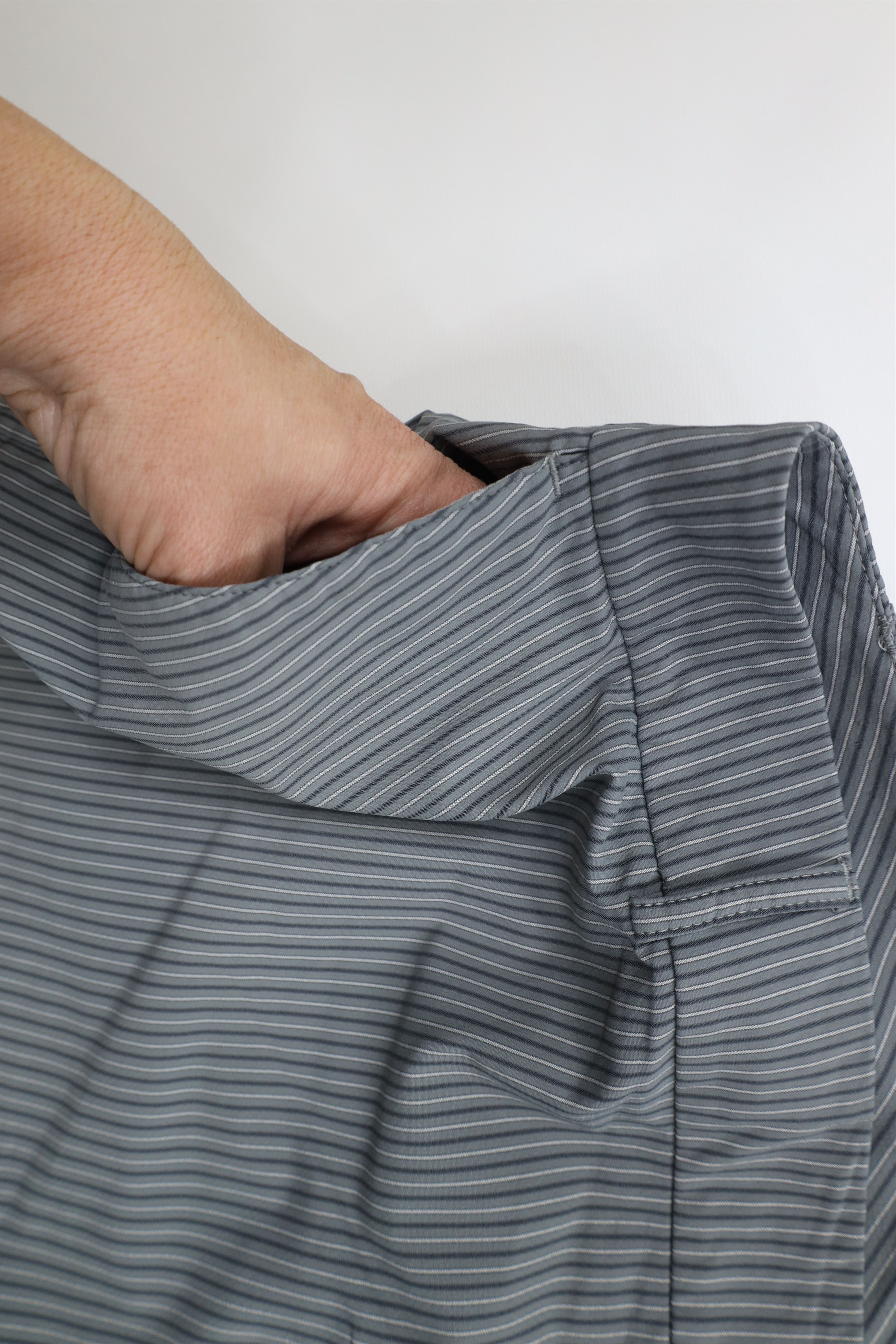 Under Armour × Vintage Vintage Under Armour Tech Golfing Golf Chino Shorts Gray Size US 42 / EU 58 - 8 Thumbnail