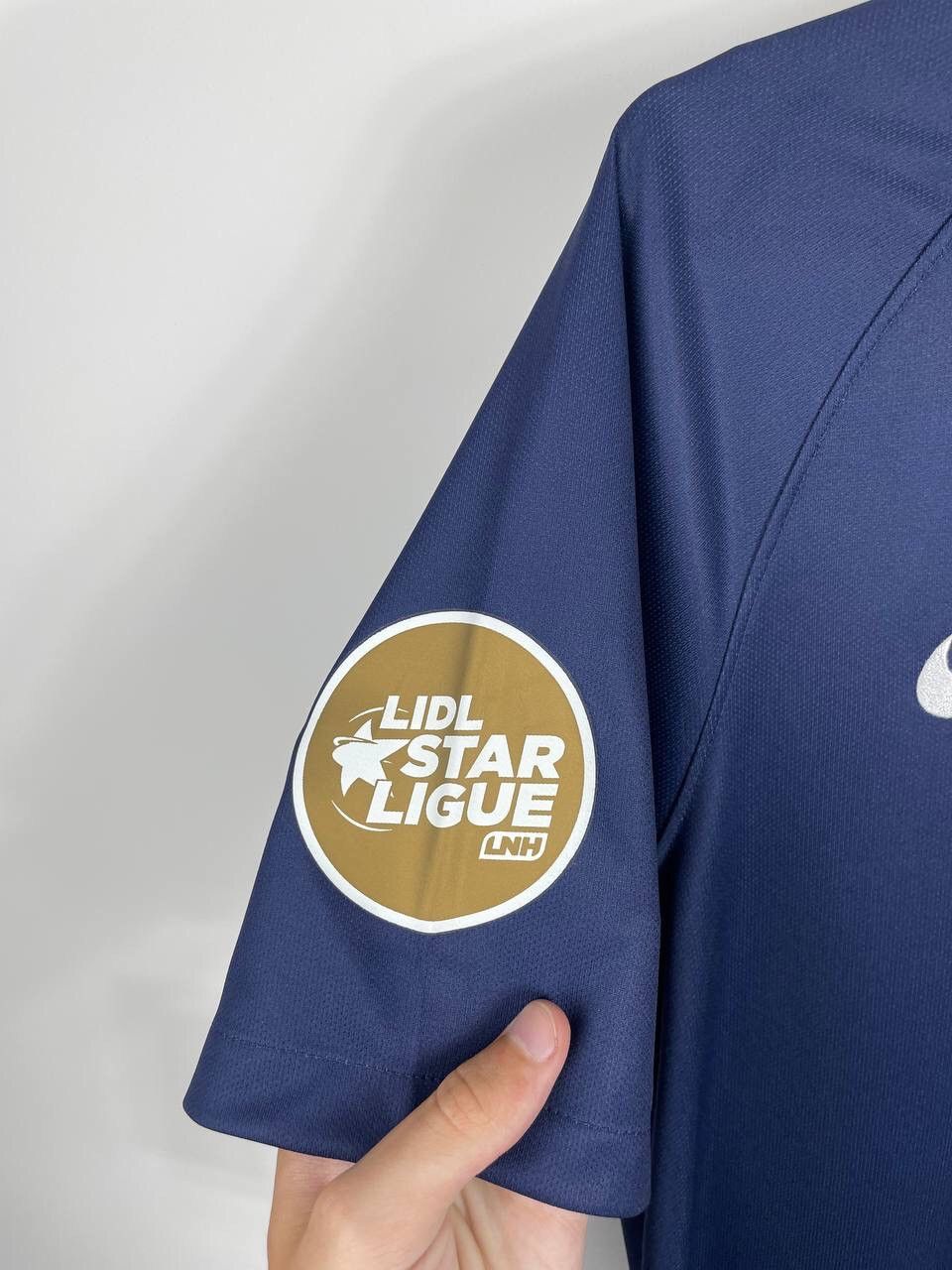 Japanese Brand × Nike BNWT 2018-2019 Nike PSG Home Soccer Jersey T-Shirt Y2K Size US M / EU 48-50 / 2 - 3 Thumbnail