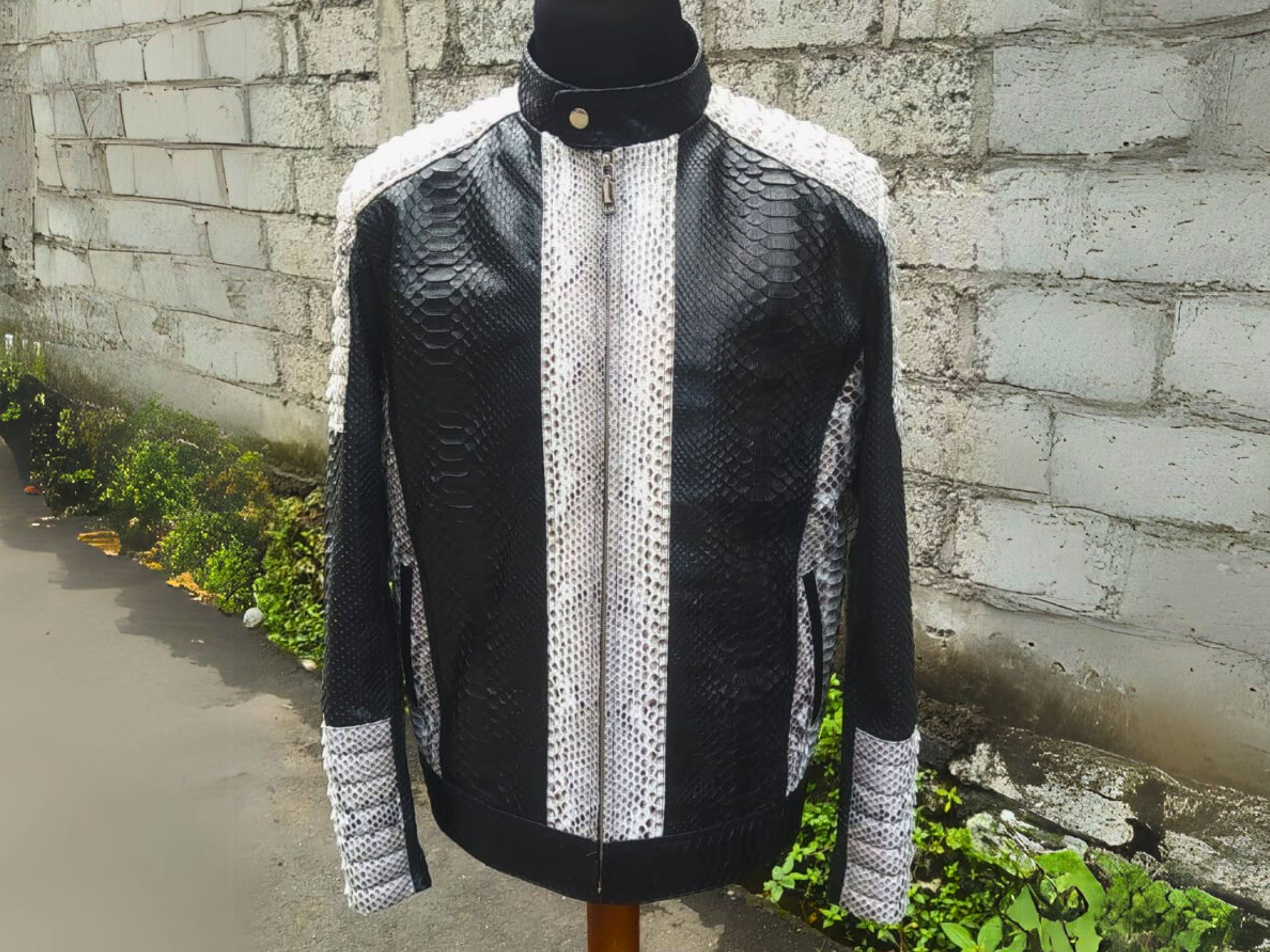 Handmade Cafe Racer Snakeskin Jacket Size US S / EU 44-46 / 1 - 1 Thumbnail