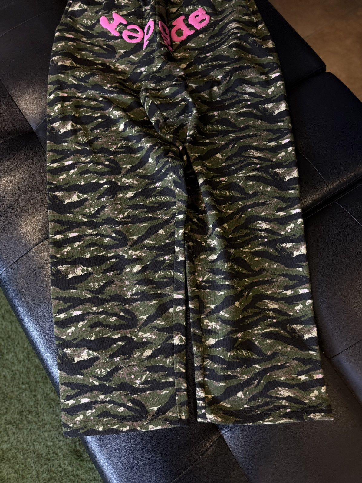 Sp5der Sp5der Worldwide Camo/Pink Sweatpants Size L (NEW) Size US 33 - 2 Thumbnail