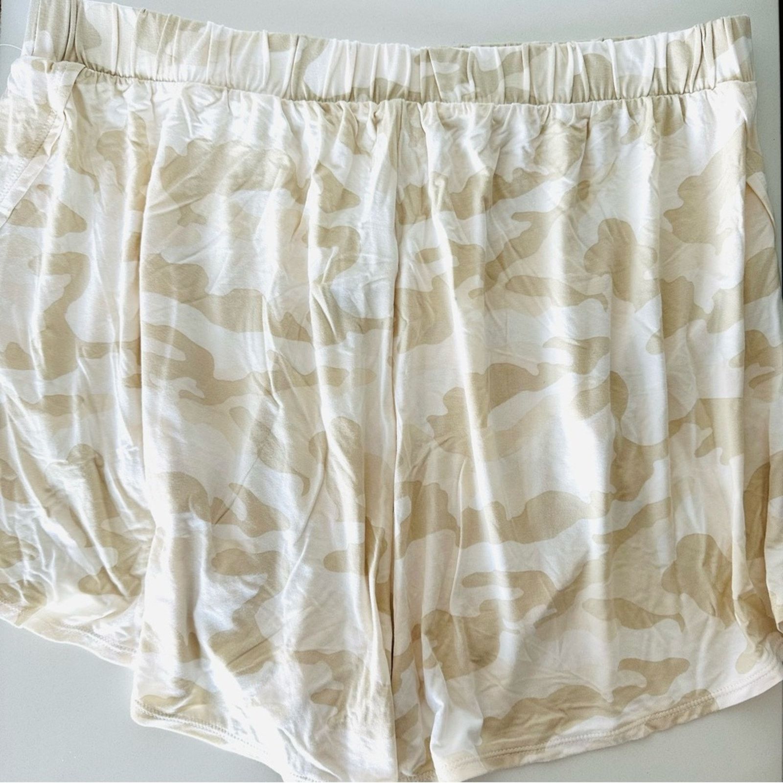 Old Navy NEW OLD NAVY White Beige Tan Camo Print Lounge Mini Shorts Size 32" / US 10 / IT 46 - 8 Thumbnail