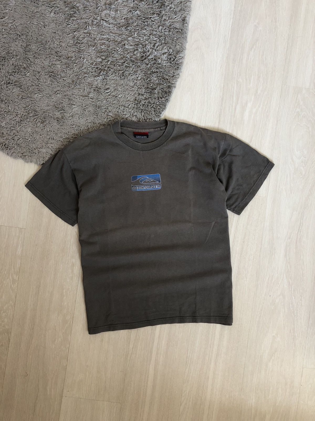 Quiksilver × Vintage Vintage Quiksilver Y2K Faded Big Logo T Shirt Made in USA Size US L / EU 52-54 / 3 - 2 Thumbnail