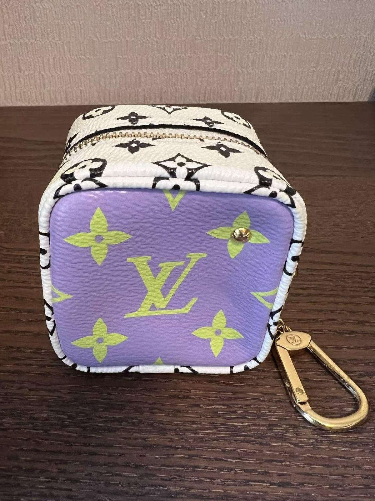 Louis Vuitton Louis Vuitton Monogram Giant Cube coin pouch bag Size ONE SIZE - 1 Thumbnail