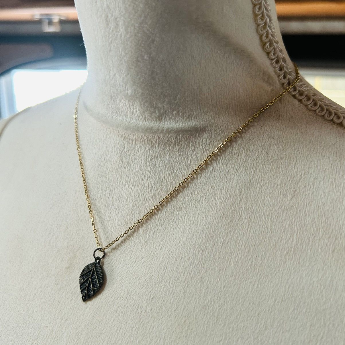 Handmade Handcrafted vintage brass leaf pendant on chain necklace Size ONE SIZE - 3 Thumbnail