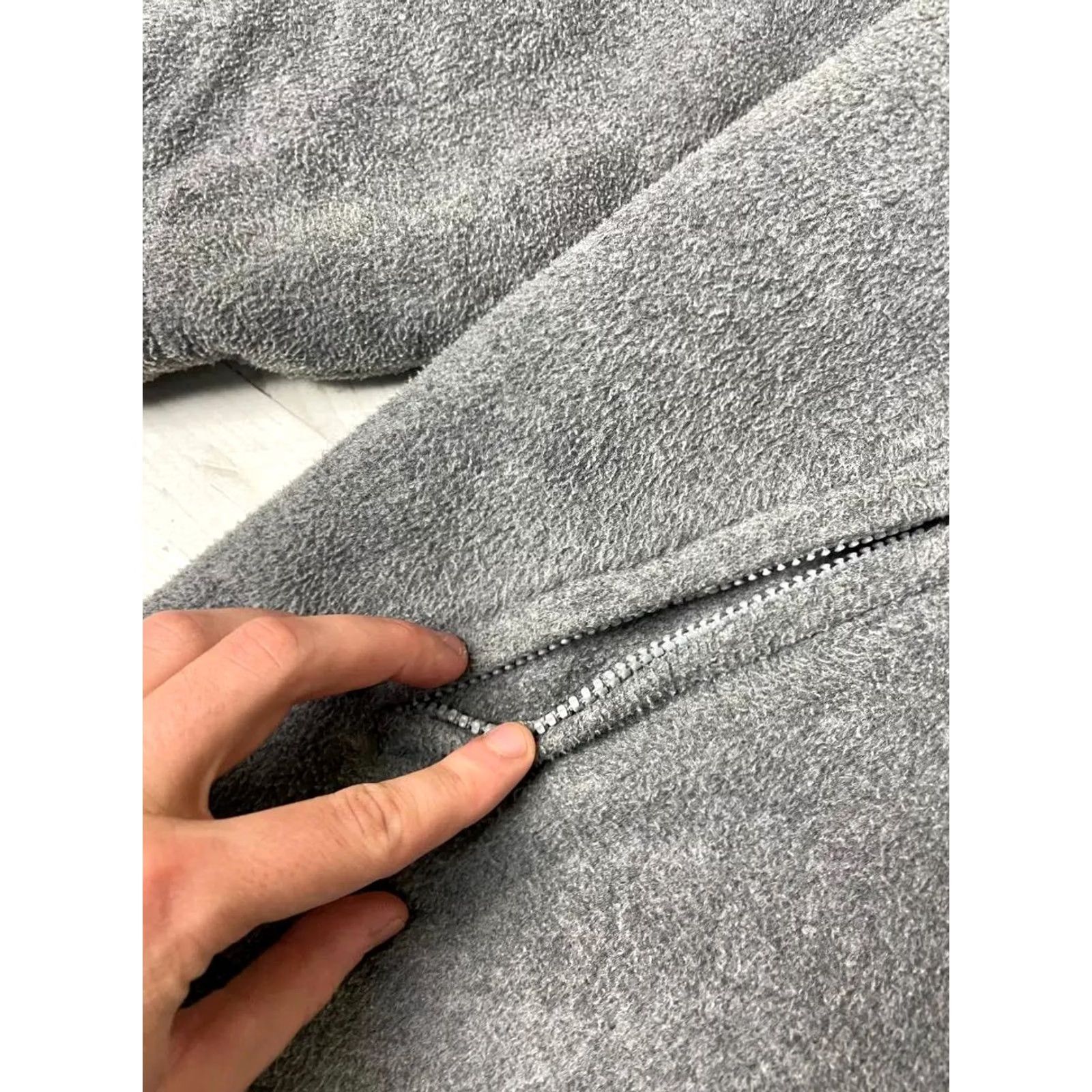 Yves Saint Laurent VINTAGE Saint Laurent Jacket 90s Logo Fleece Jacket Mens L Gray - Yves Saint Laurent Size L Gray Logo 90s Designer Windbreaker Style Size US L / EU 52-54 / 3 - 7 Thumbnail