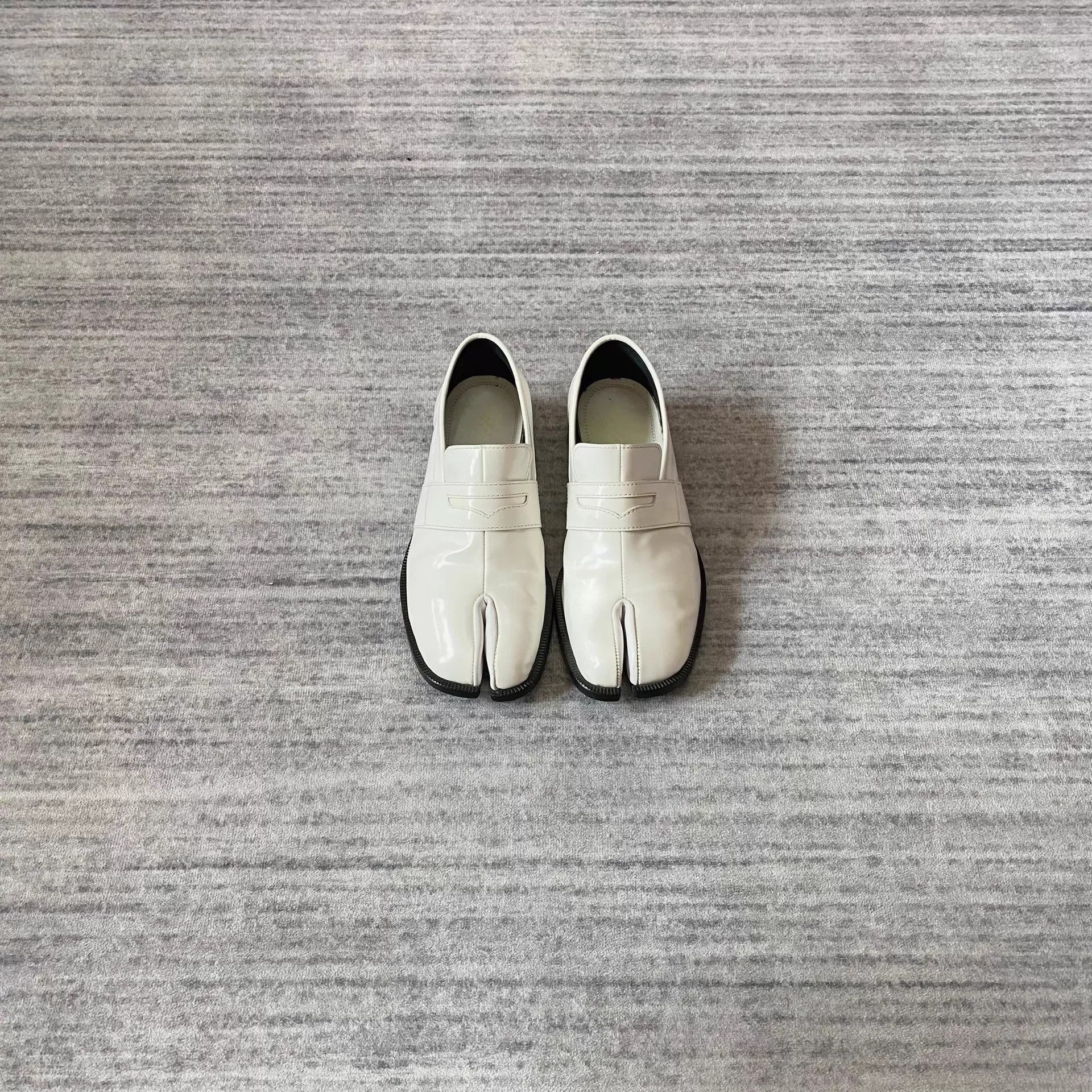 Maison Margiela Maison Margiela Tabi Patent Leather Loafer 37 Worn Size US 6.5 / IT 36.5 - 1 Thumbnail
