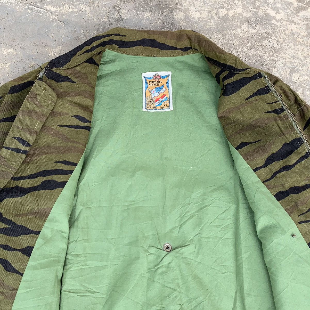 Japanese Brand Vintage 90s Persons sports Camo Bomber Jacket Size US XL / EU 56 / 4 - 8 Thumbnail
