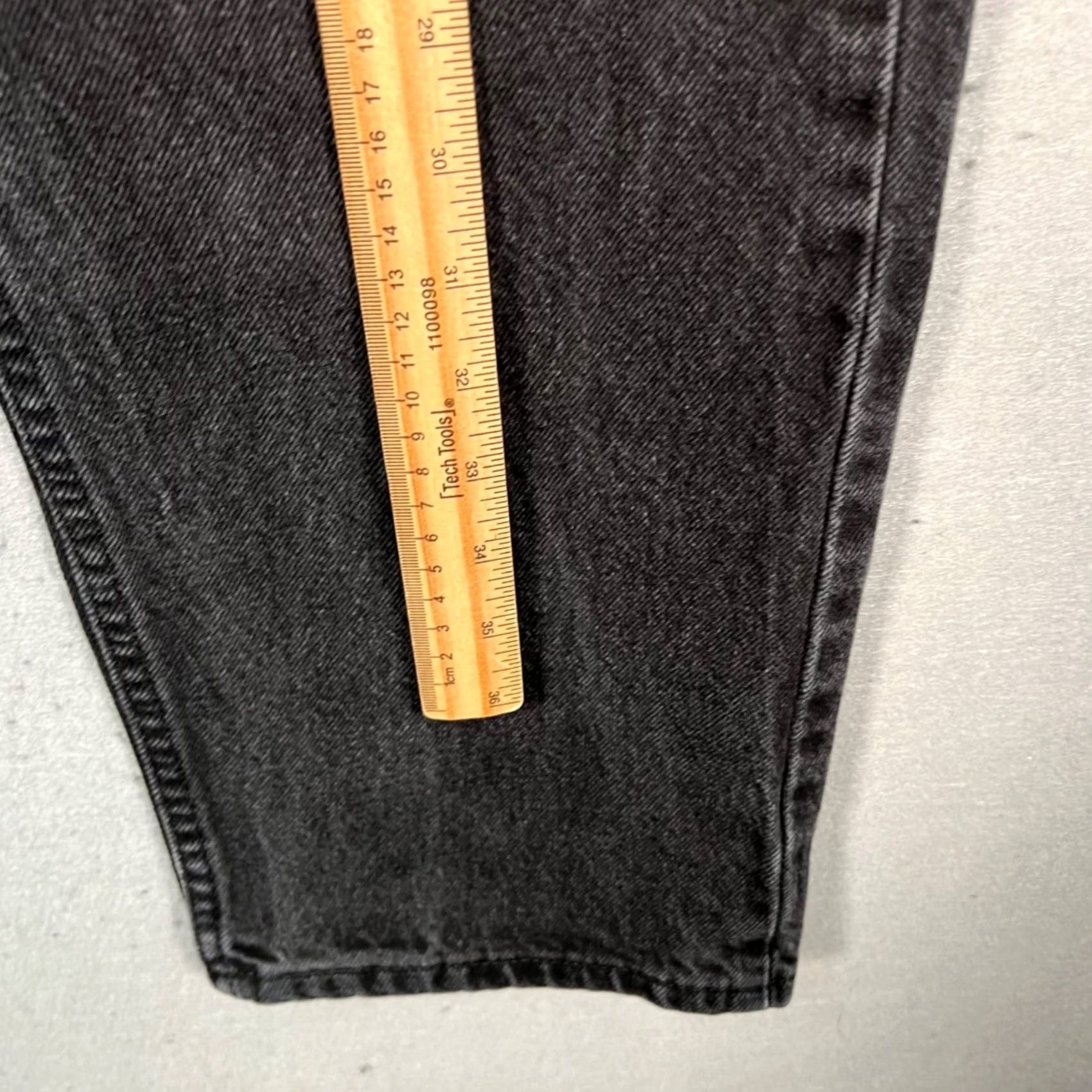 Wrangler VINTAGE Wrangler Mens Size 30 x 32 Black Denim Jeans Relaxed Fit Jeans Mens 30 Black Denim 5-Pocket Wrangler Relaxed Straight Fit Cotton Denim Size US 30 / EU 46 - 6 Thumbnail