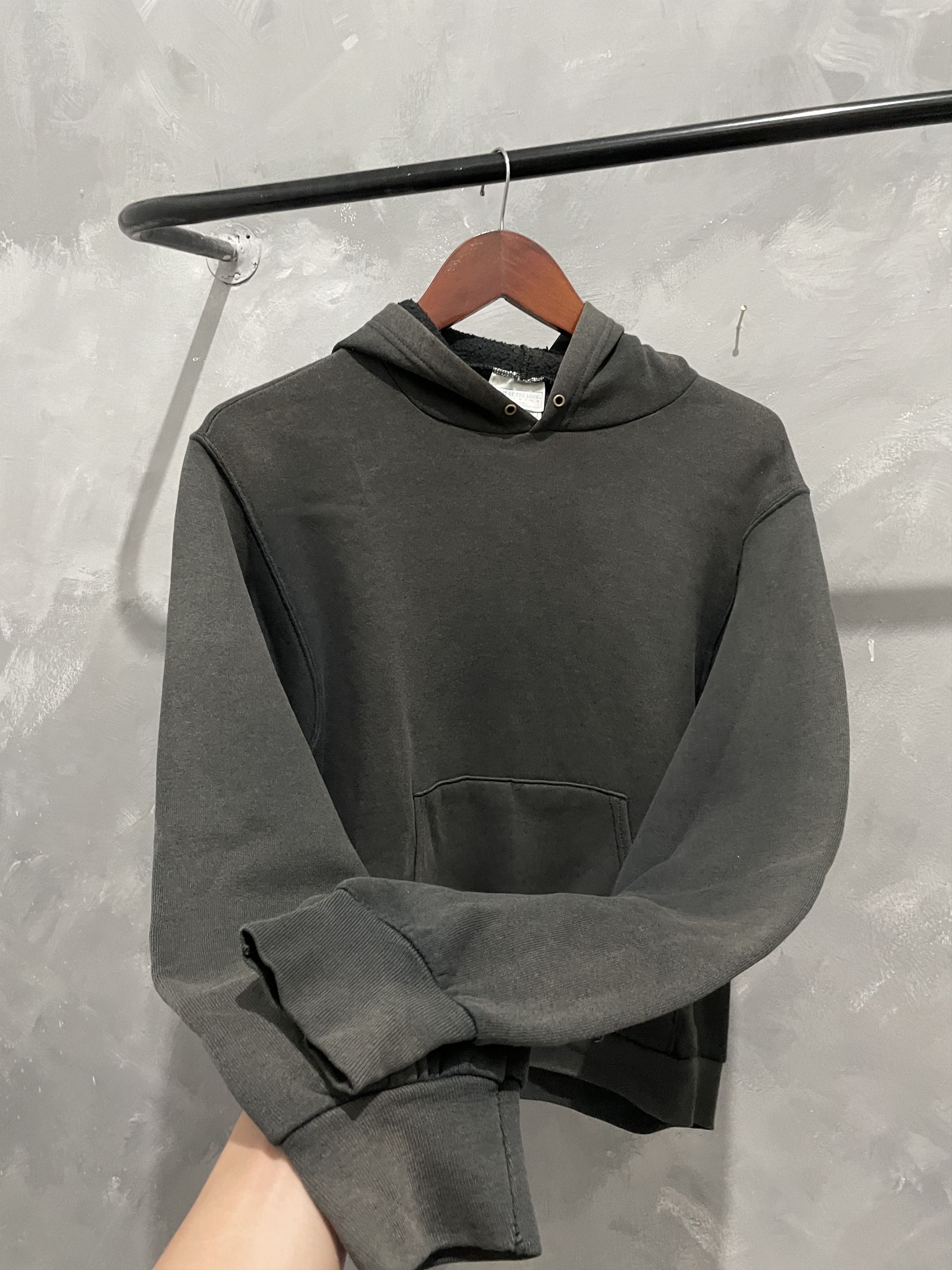 Vintage Vintage 90s Faded Black Hoodie Cropped Akimbo ERD Grunge Size US M / EU 48-50 / 2 - 3 Thumbnail