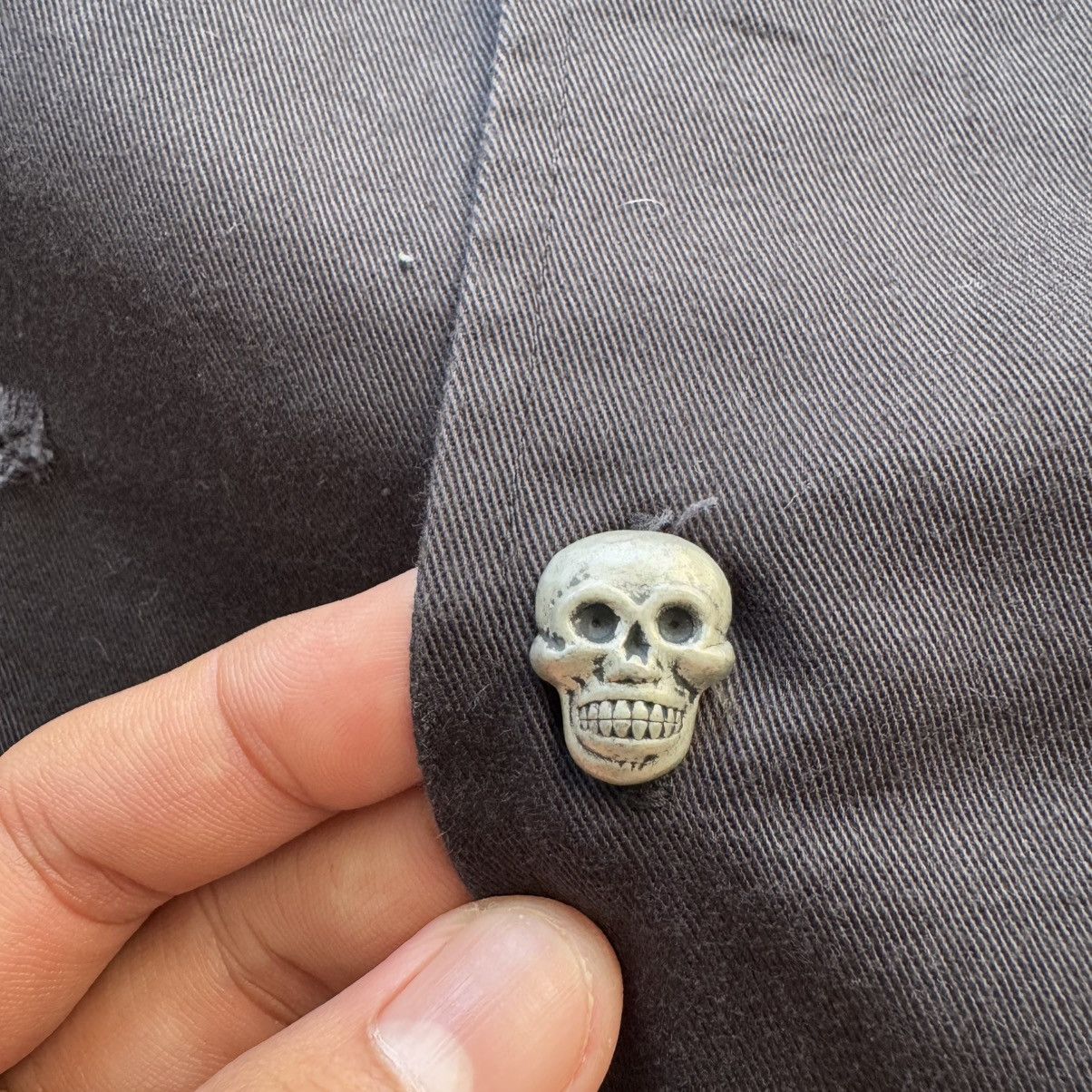 Japanese Brand 2000s Badger Anarchy Punk Skull Button Distressed Shirt Size US L / EU 52-54 / 3 - 9 Thumbnail