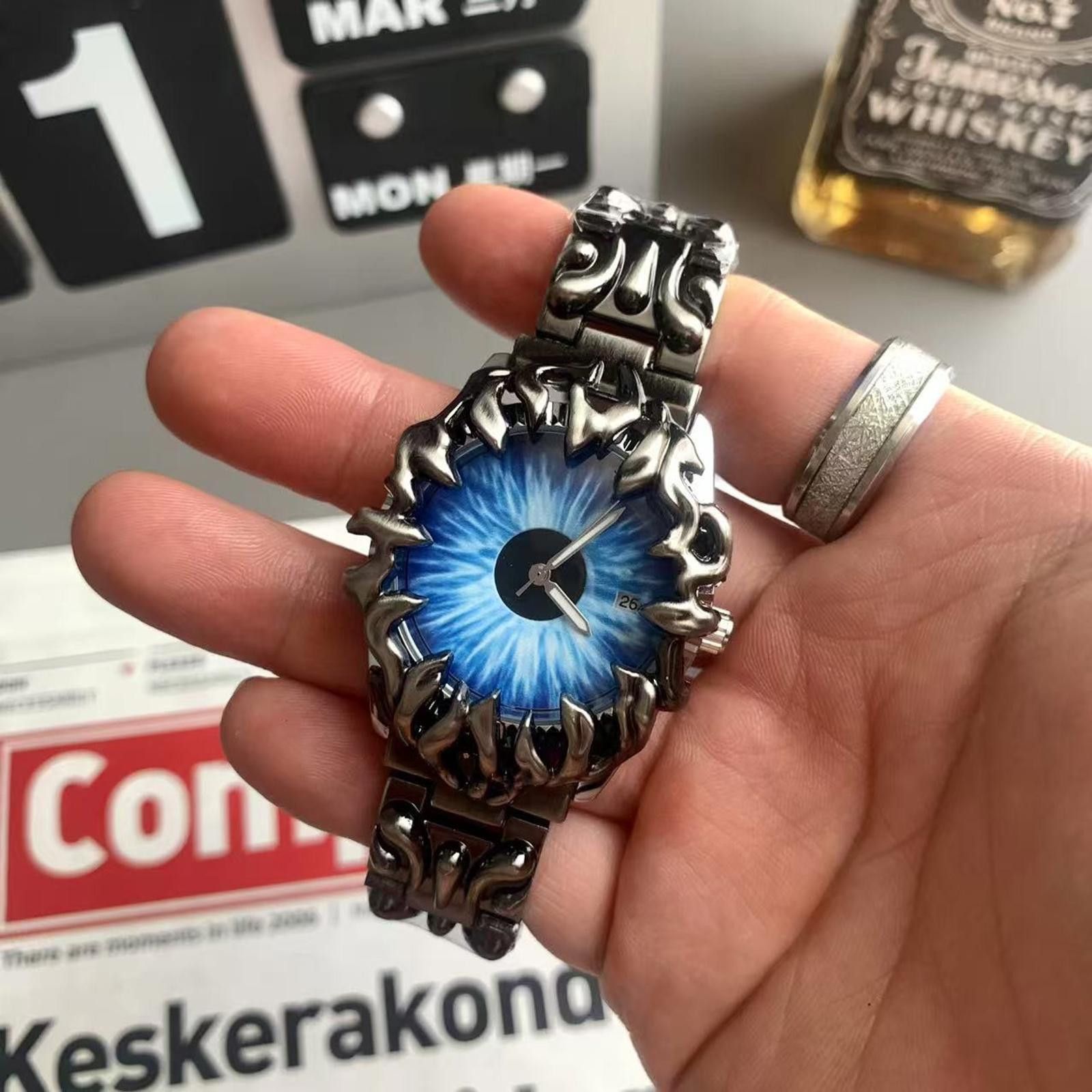 Vintage Demon Eye Claw Watch – Y2K Design Size ONE SIZE - 2 Thumbnail