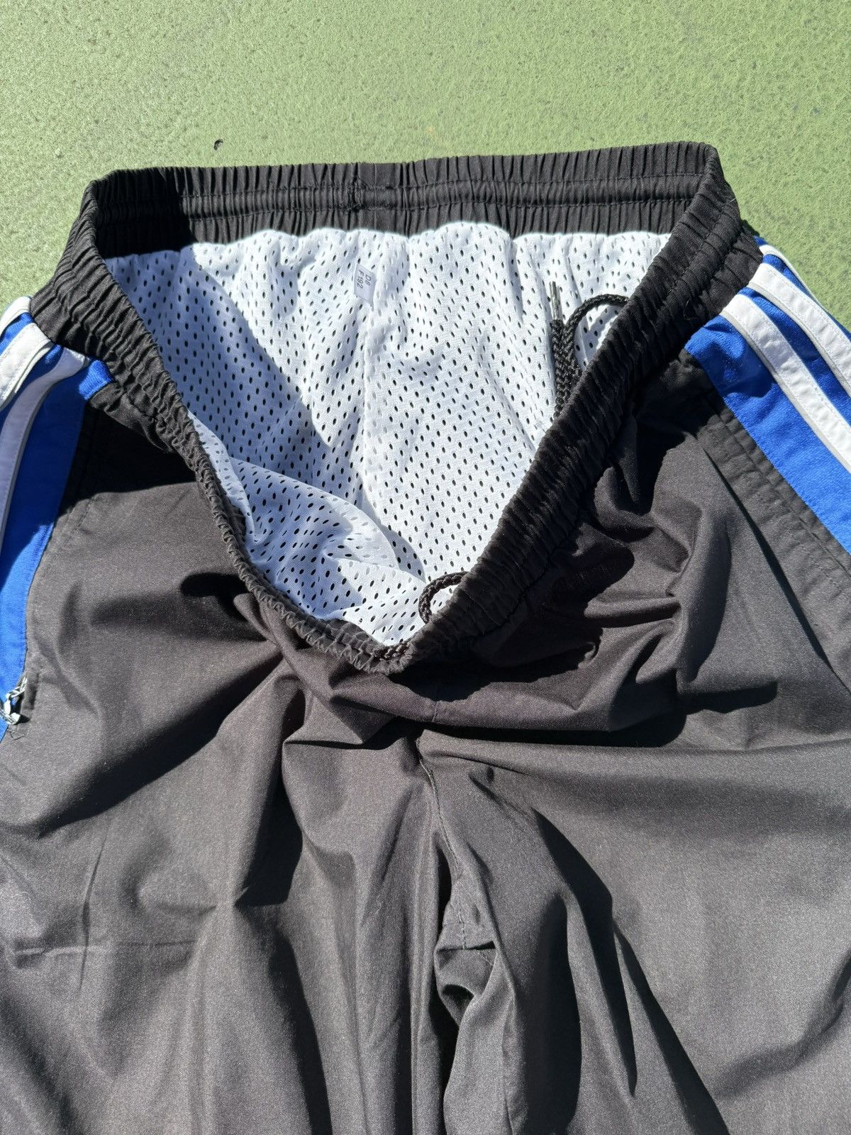 Adidas Vintage adidas track suit Size US L / EU 52-54 / 3 - 3 Thumbnail
