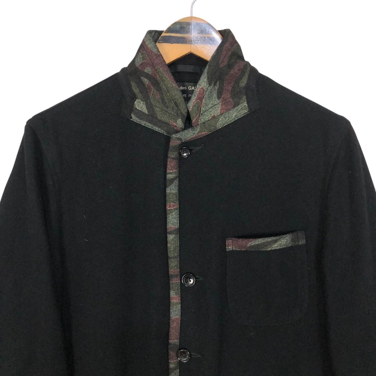 Comme des Garcons Homme Plus Comme Des Garcons Homme Plus 2003 S/S Camouflage Jacket Size US S / EU 44-46 / 1 - 4 Thumbnail