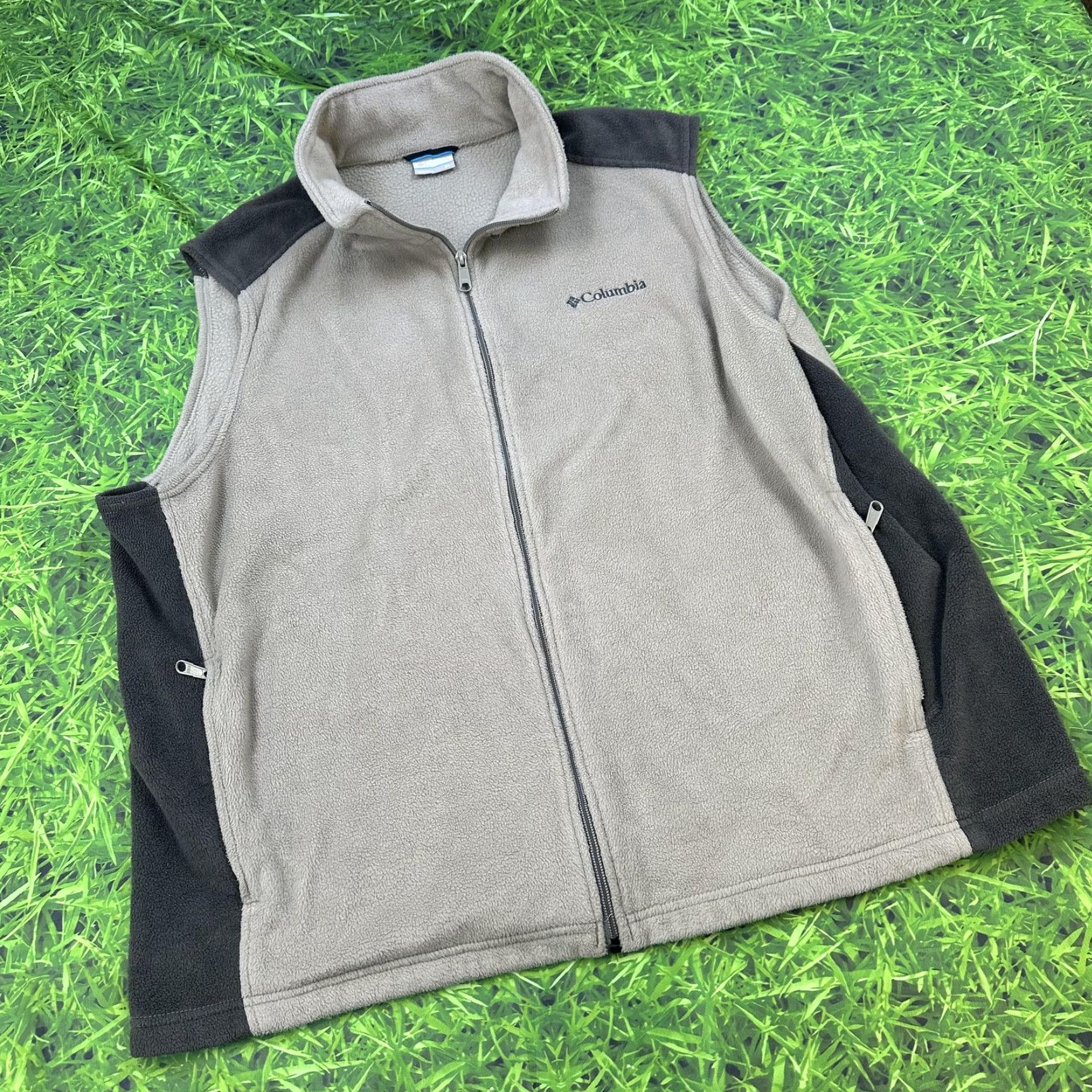Vintage Columbia Vest Mens 3XL Fleece Outdoors Hiking Full Zip Sleeveless Jacket Beige Big & Tall Mens Size US XXL / EU 58 / 5 - 2 Thumbnail