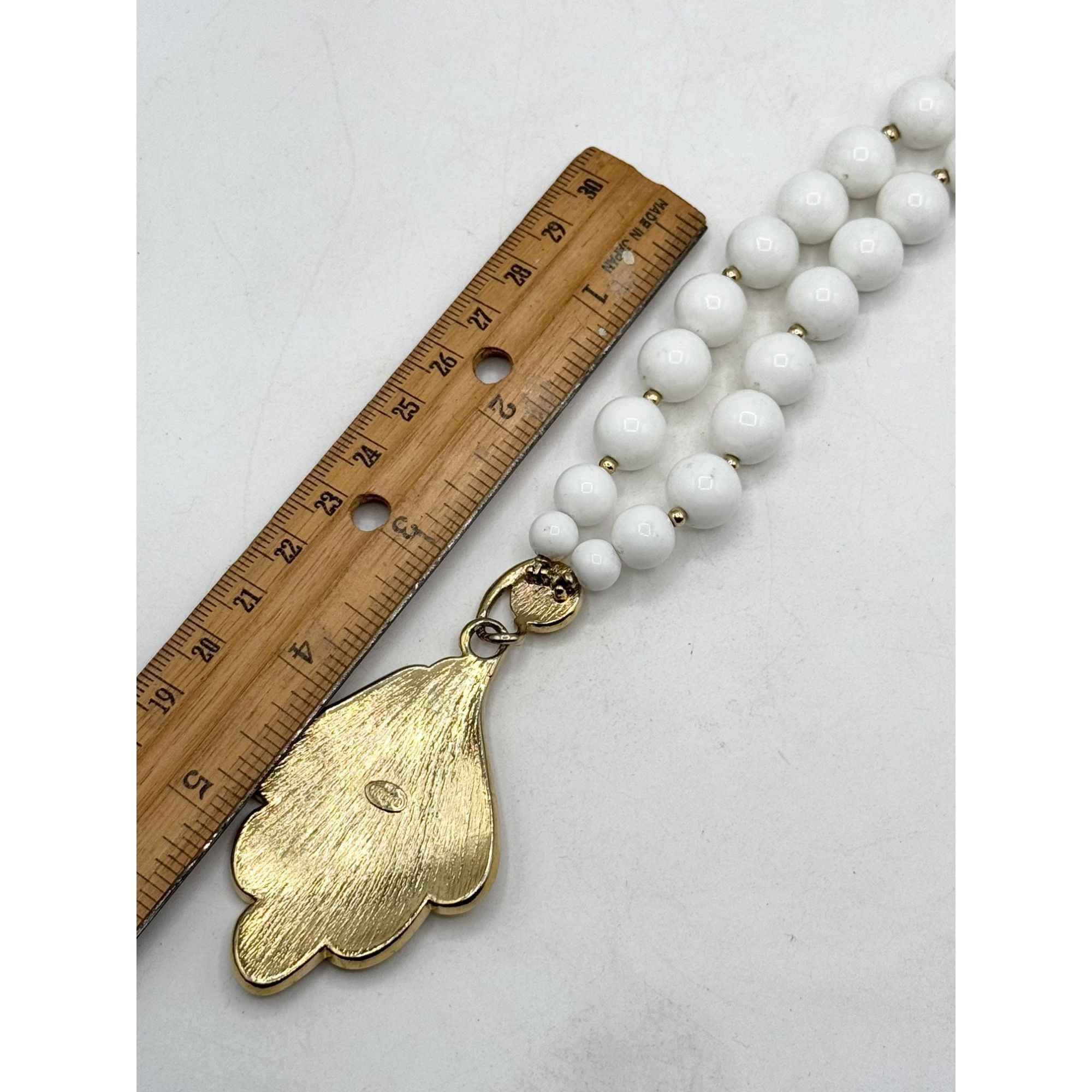 Vintage Vintage Trifari White Beaded Enamel Pendant Necklace Size ONE SIZE - 5 Thumbnail