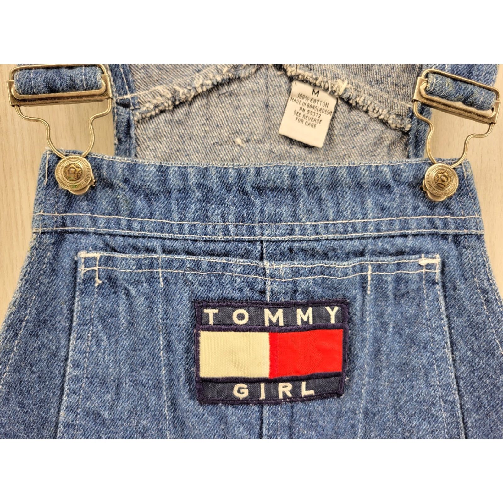 Tommy Hilfiger VINTAGE Tommy Hilfiger Tommy Girl Spell Out Bib Overalls Jeans Women Medium Blue 90s Fashion Size 32" / US 10 / IT 46 - 3 Thumbnail