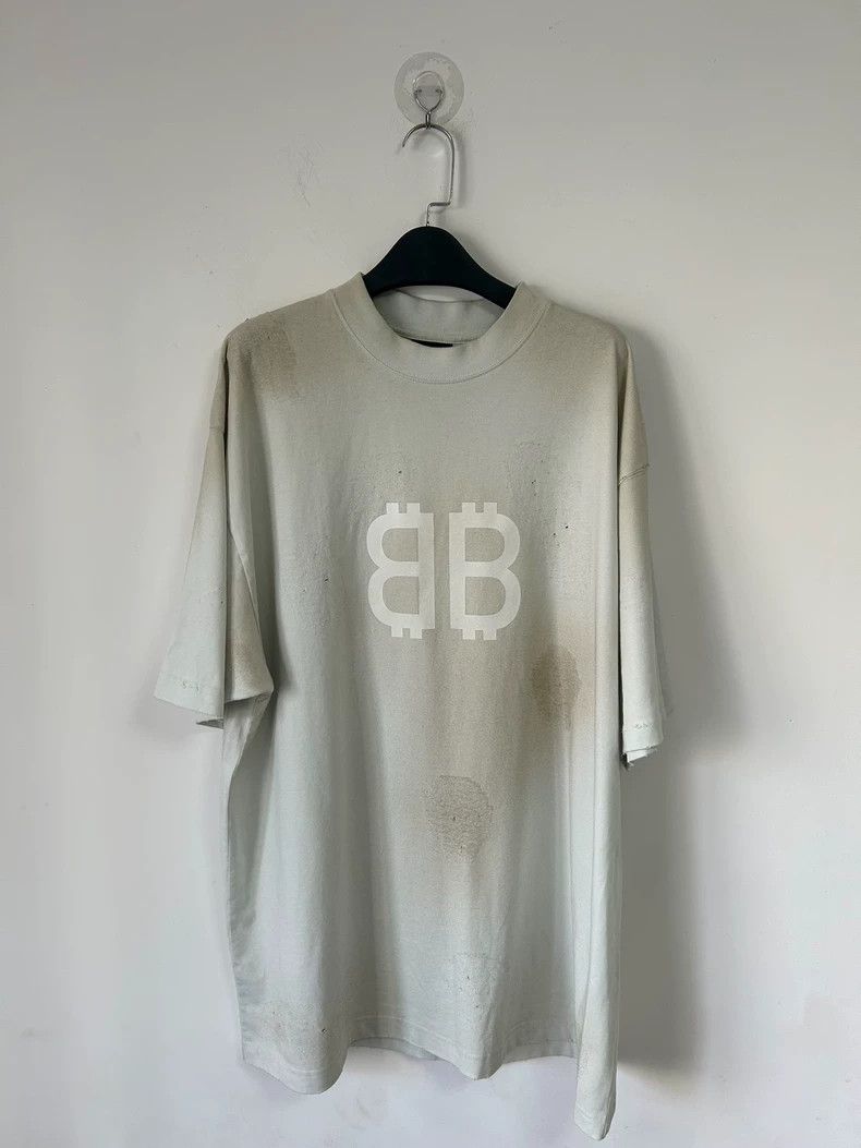 Balenciaga Balenciaga Mud Dye Bitcoin Made Old Short Sleeve T-Shirt B Size US M / EU 48-50 / 2 - 1 Thumbnail