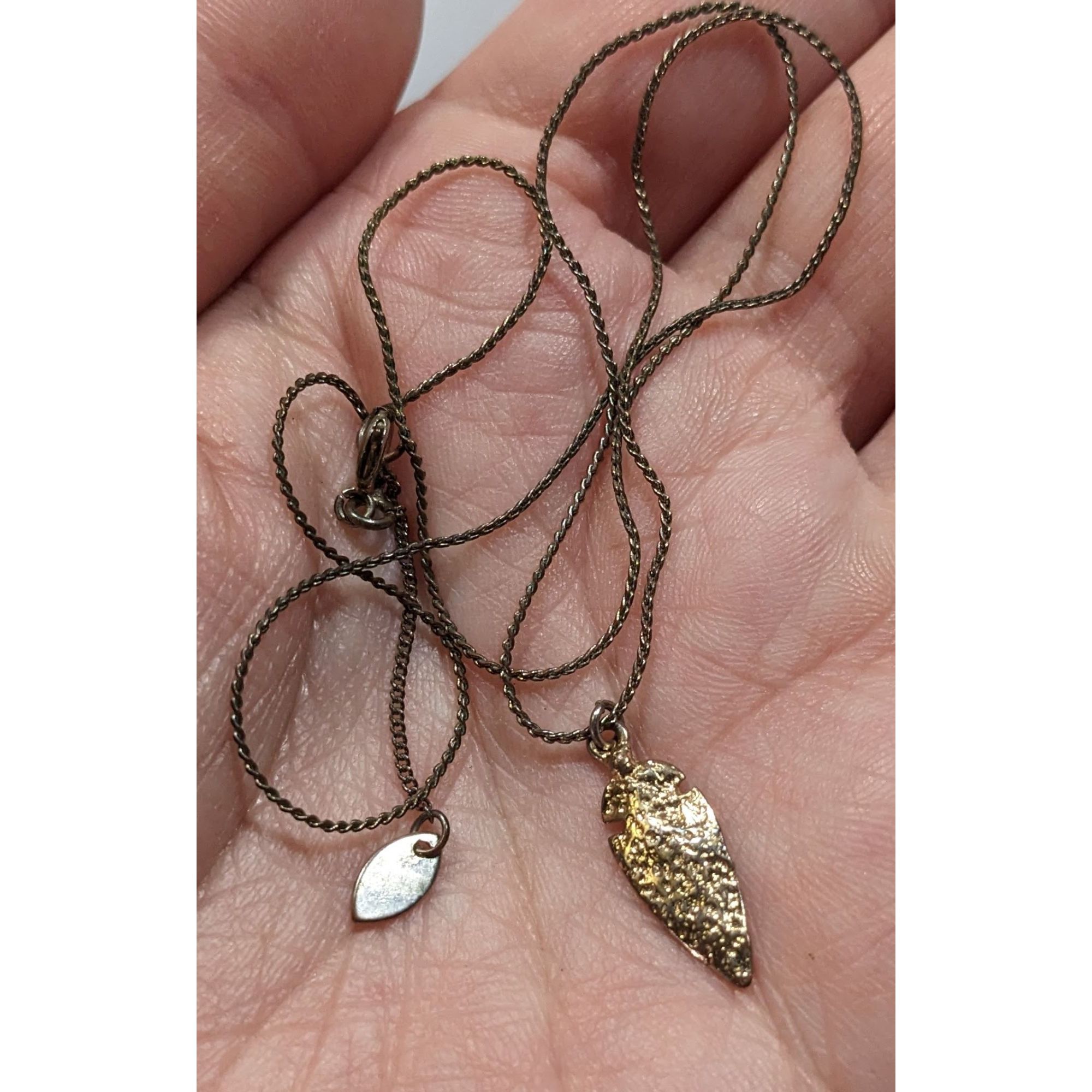 Other Delicate Textured Arrowhead Pendant Necklace On Gold Tone Ch Size ONE SIZE - 4 Thumbnail