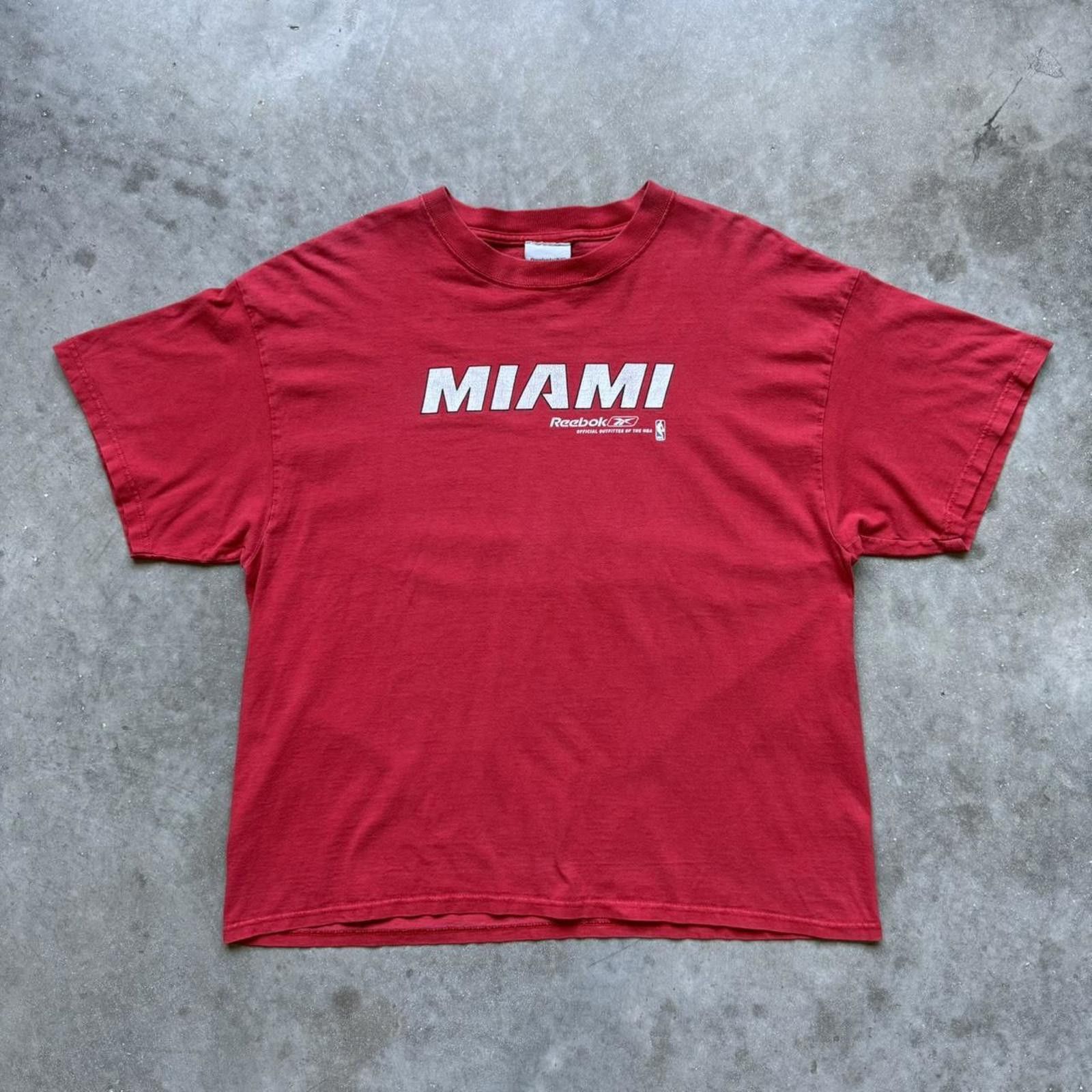 Reebok Reebok Miami Heat “Pepsi” 2000s Vintage Y2K Sports T-shirt Size US XL / EU 56 / 4 - 1 Thumbnail