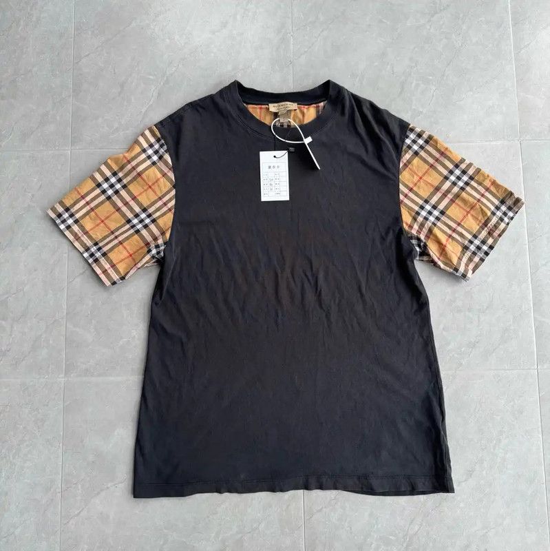 Burberry Burberry Black T-Shirt with Plaid Sleeves Size S / US 4 / IT 40 - 1 Thumbnail