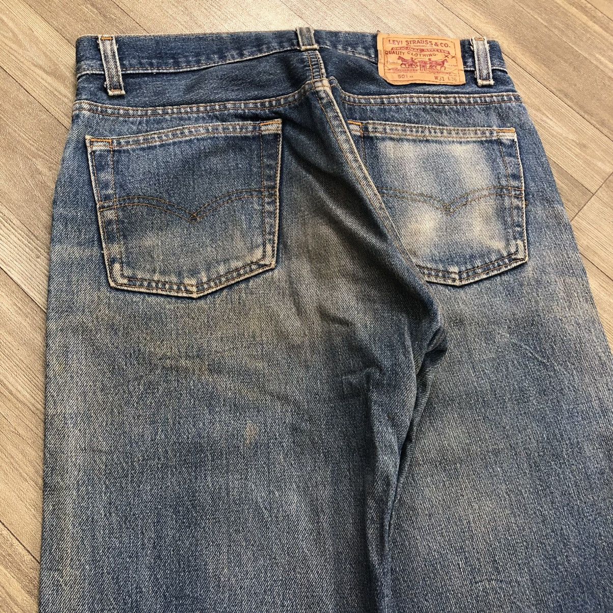 Levi's × Levi's Vintage Clothing × Vintage 🇺🇸 1990s Vintage Levis Strauss 501 #546 Faded Blue Jeans Size US 30 / EU 46 - 4 Thumbnail