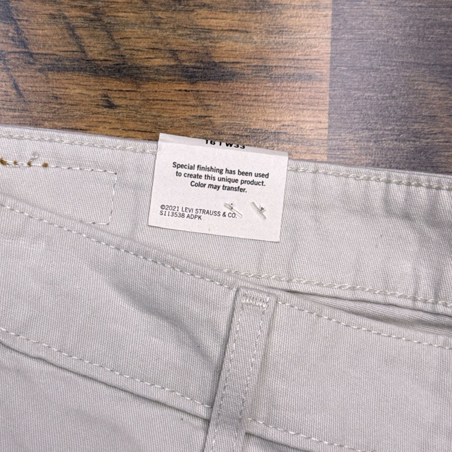 Vintage Levis Signature by Levi Strauss & Co. Signature Gold Everyday Shorts Beige 16 Relaxed High Rise 4.5in Inseam Women NWT Size 38" / US 16 / IT 52 - 5 Thumbnail