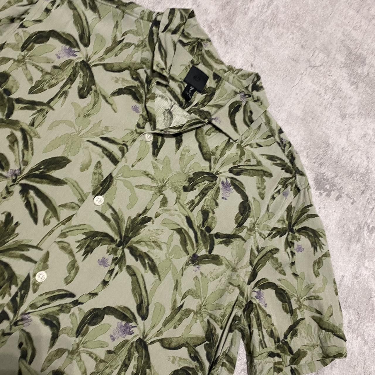 H&M Green palm tree print button-up shirt #HM Hawaii Size US M / EU 48-50 / 2 - 3 Thumbnail
