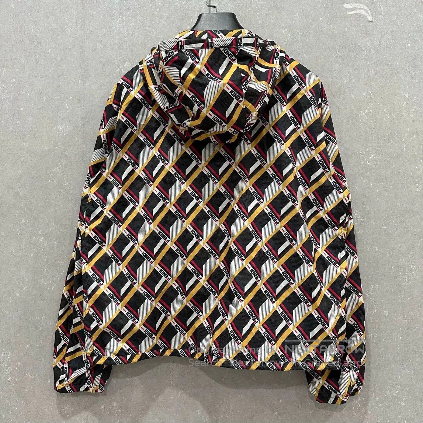 Fendi Fendi Hooded Windproof Long. Size US L / EU 52-54 / 3 - 2 Thumbnail