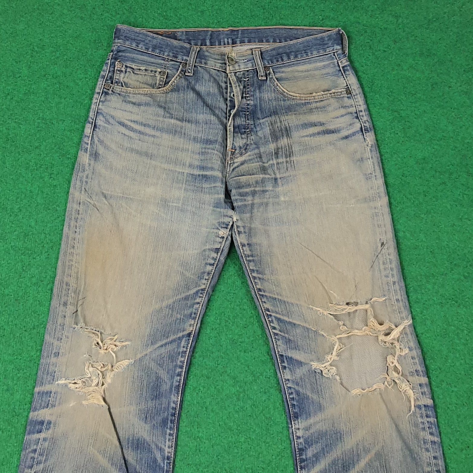 Levi's Vintage Levi's 501 Distressed Style Jeans C258N22 Size US 31 - 2 Thumbnail