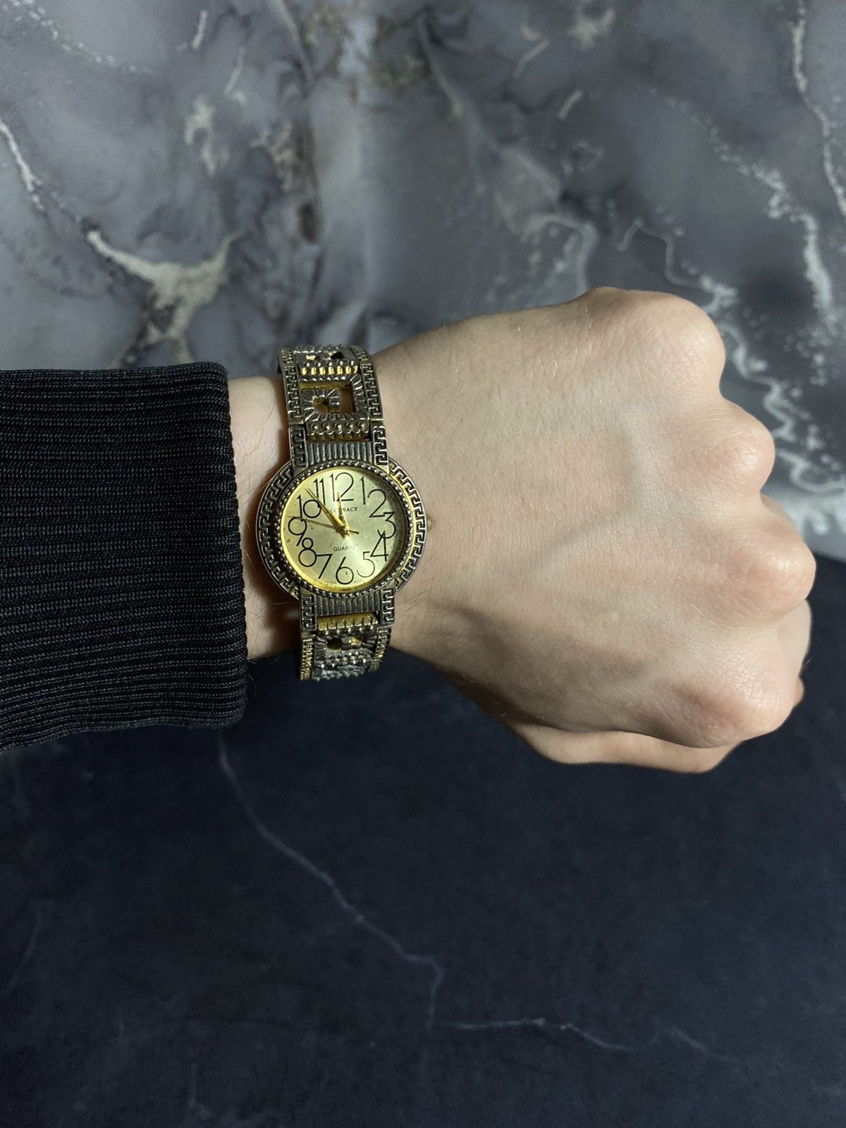 Vintage Vintage Quartz Watch with Ornate Bracelet Japanese Brand Size ONE SIZE - 3 Thumbnail