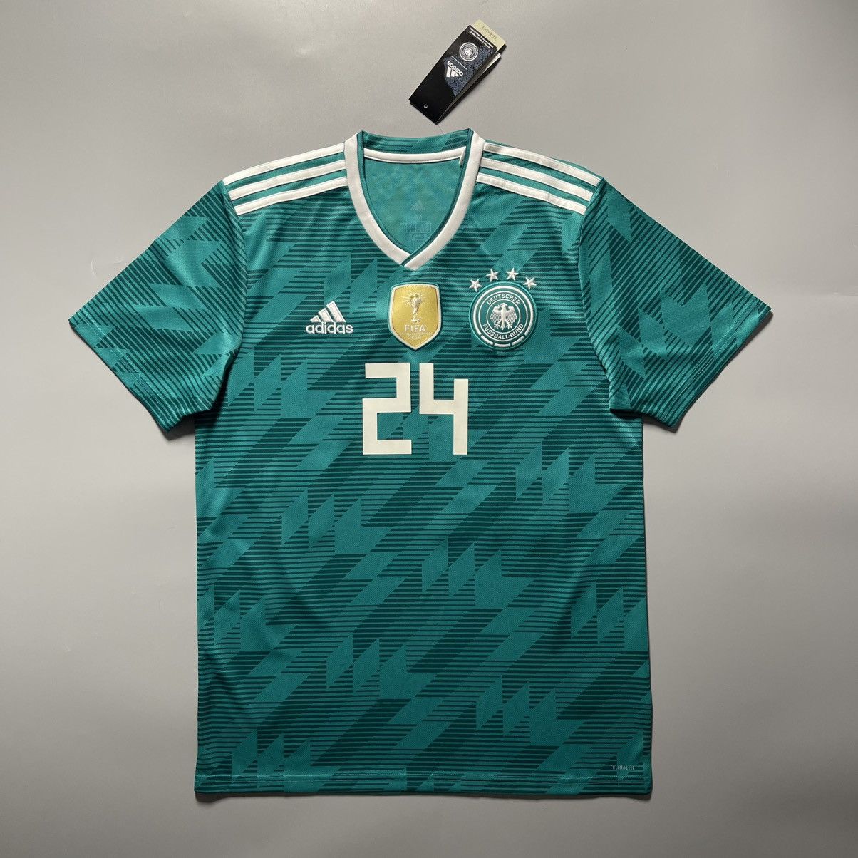 Adidas × Vintage NWT GERMANY ADIDAS 2018 WORLD CUP FOOTBALL AWAY JERSEY Size US M / EU 48-50 / 2 - 2 Thumbnail