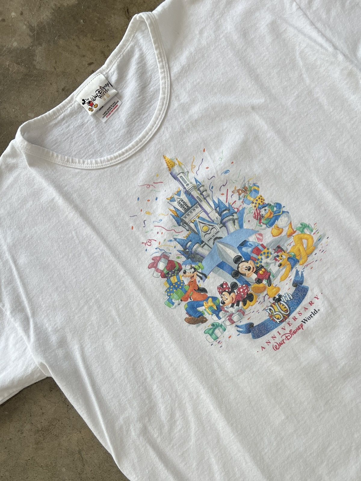Disney × Vintage Vintage 2001 Walt Disney Magic Kingdom Anniversary W Tee XL Size XL / US 12-14 / IT 48-50 - 1 Thumbnail