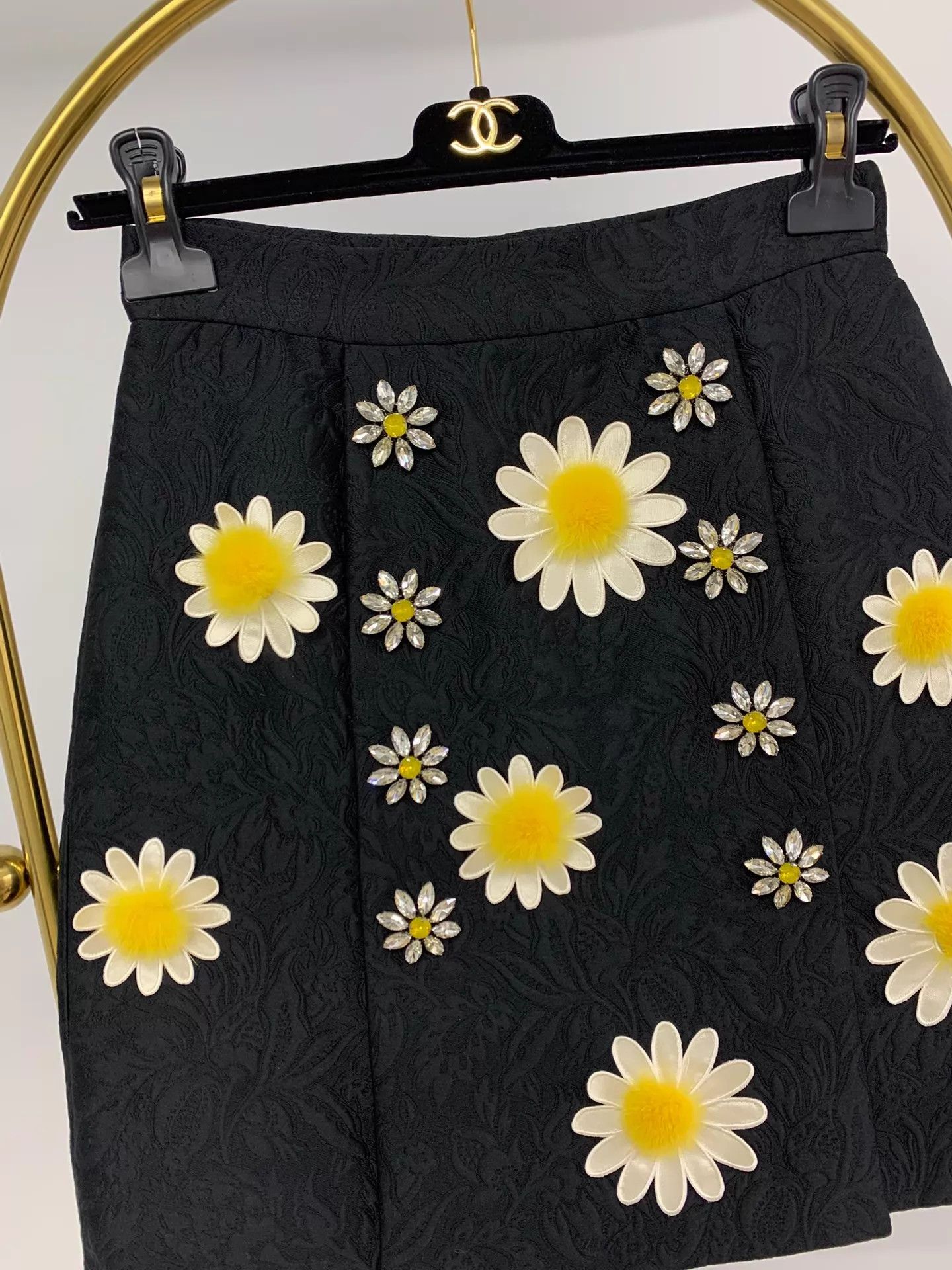 Dolce & Gabbana DG 3D embossed floral crystal skirt 38 new Size 26" / US 2 / IT 38 - 2 Thumbnail