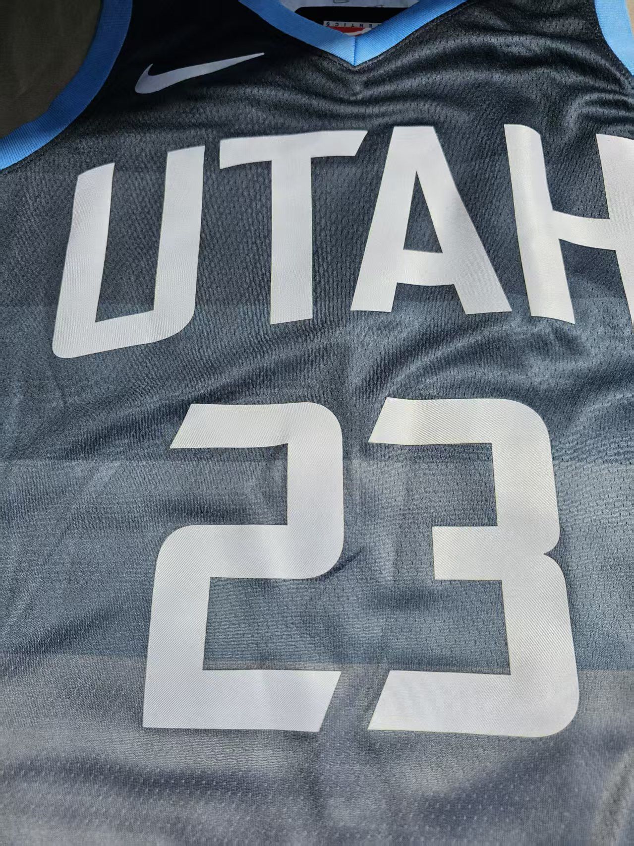 NBA Utah Jazz #23 Lauri Markkanen Jersey Size US XL / EU 56 / 4 - 3 Thumbnail