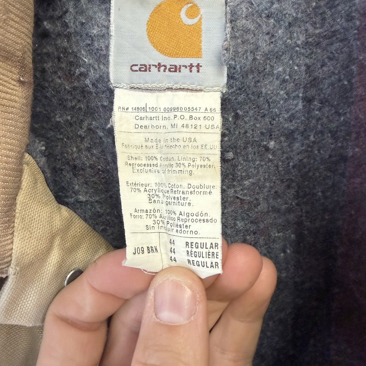 Carhartt Vintage Distressed Thrashed J09 BRN Holes Paint Jacket Size US L / EU 52-54 / 3 - 12 Thumbnail
