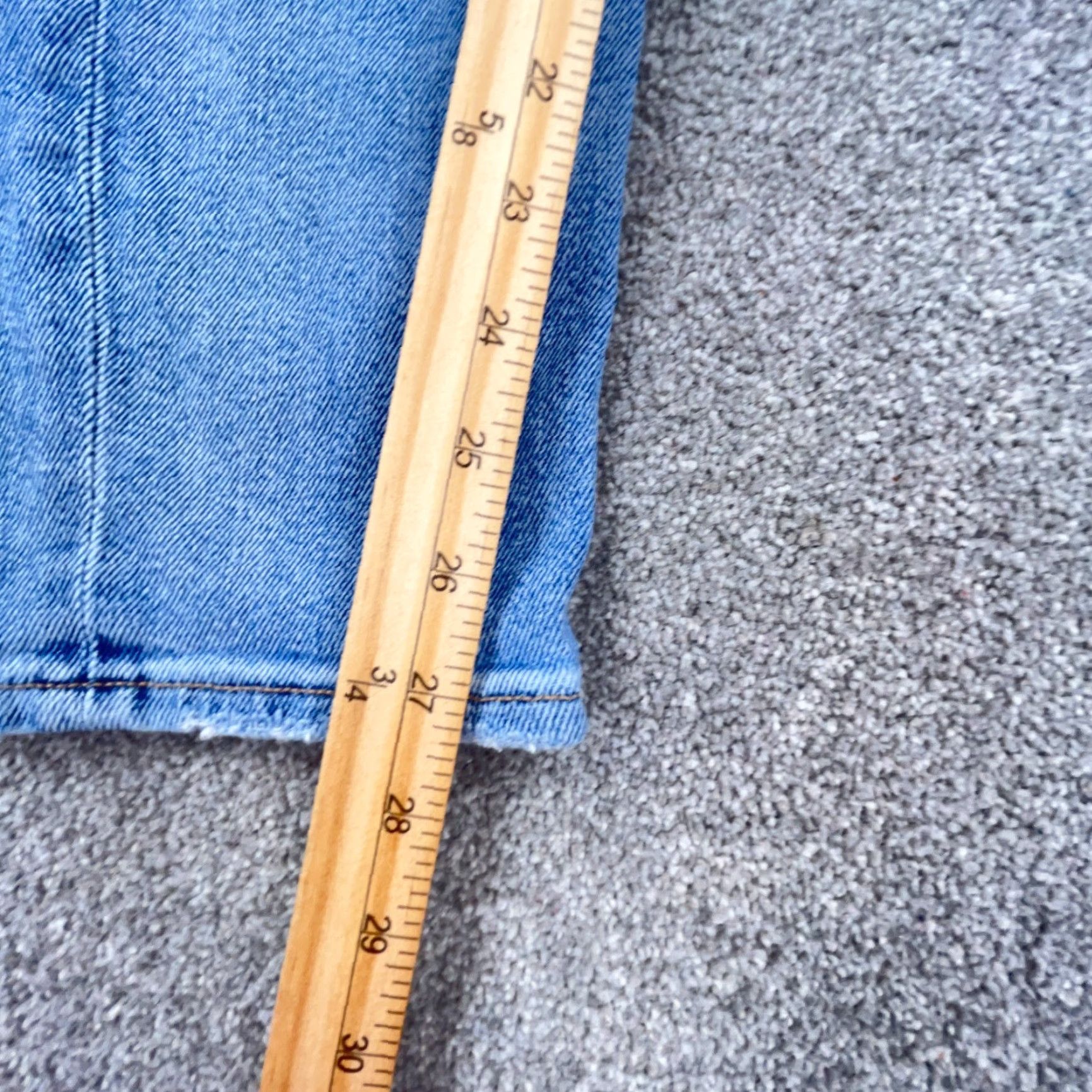 American Eagle Outfitters American Eagle Outfitters Jeans Women Mom Jean High Rise Waist Med Wash Distressed Blue 27 Inseam 2 Size 26" / US 2 / IT 38 - 7 Thumbnail